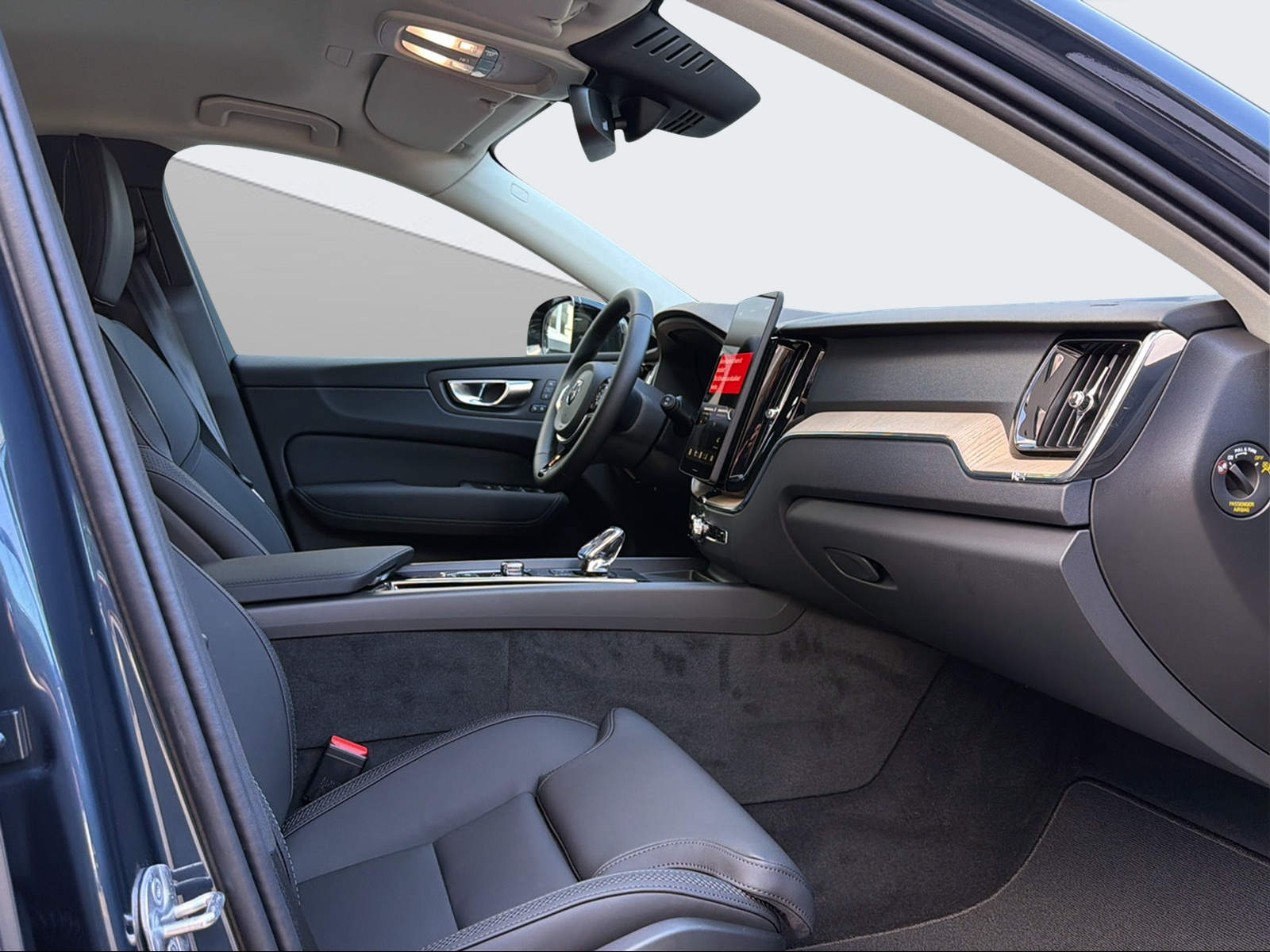 VOLVO XC60 2.0 T6 TE Plus Dark eAWD-image-13