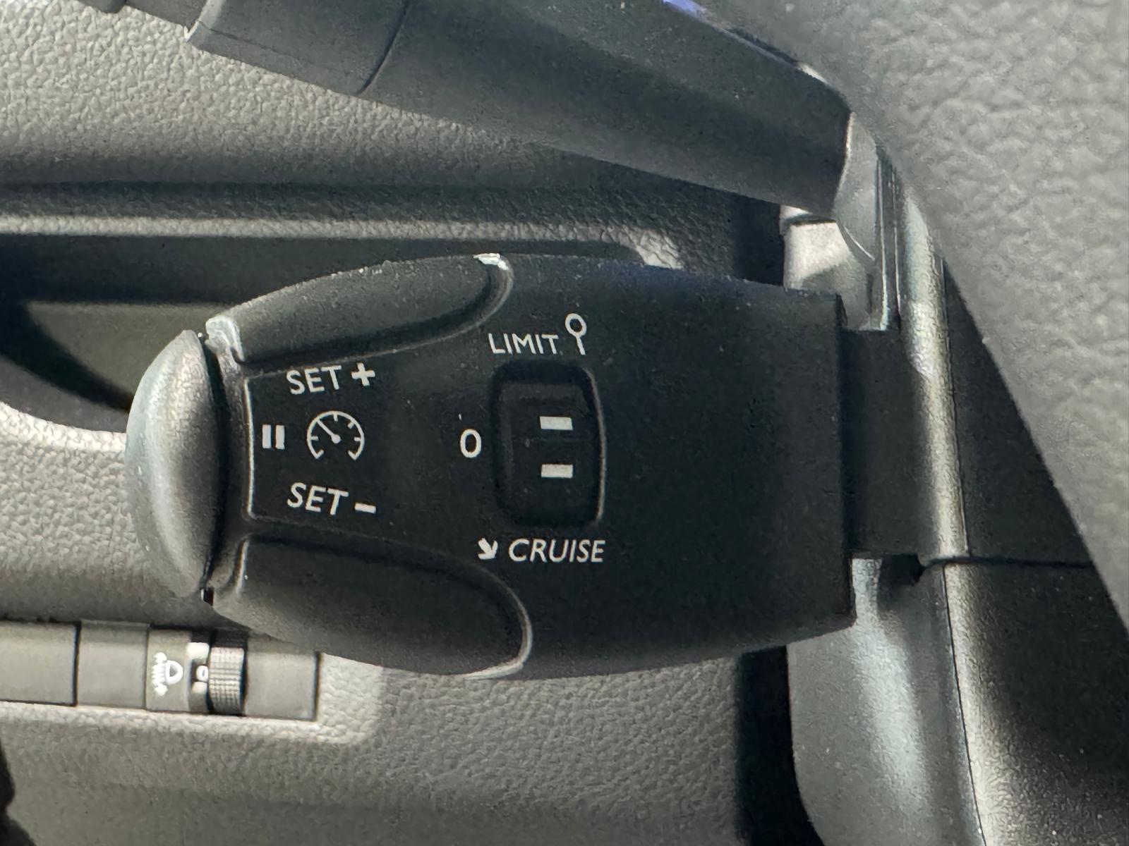 PEUGEOT e-Expert Kaw. Standard 50 kWh-image-14