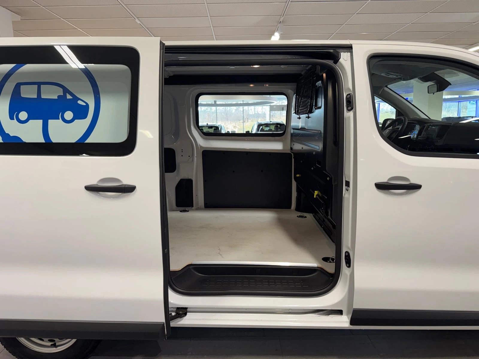 PEUGEOT e-Expert Kaw. Standard 50 kWh-image-9