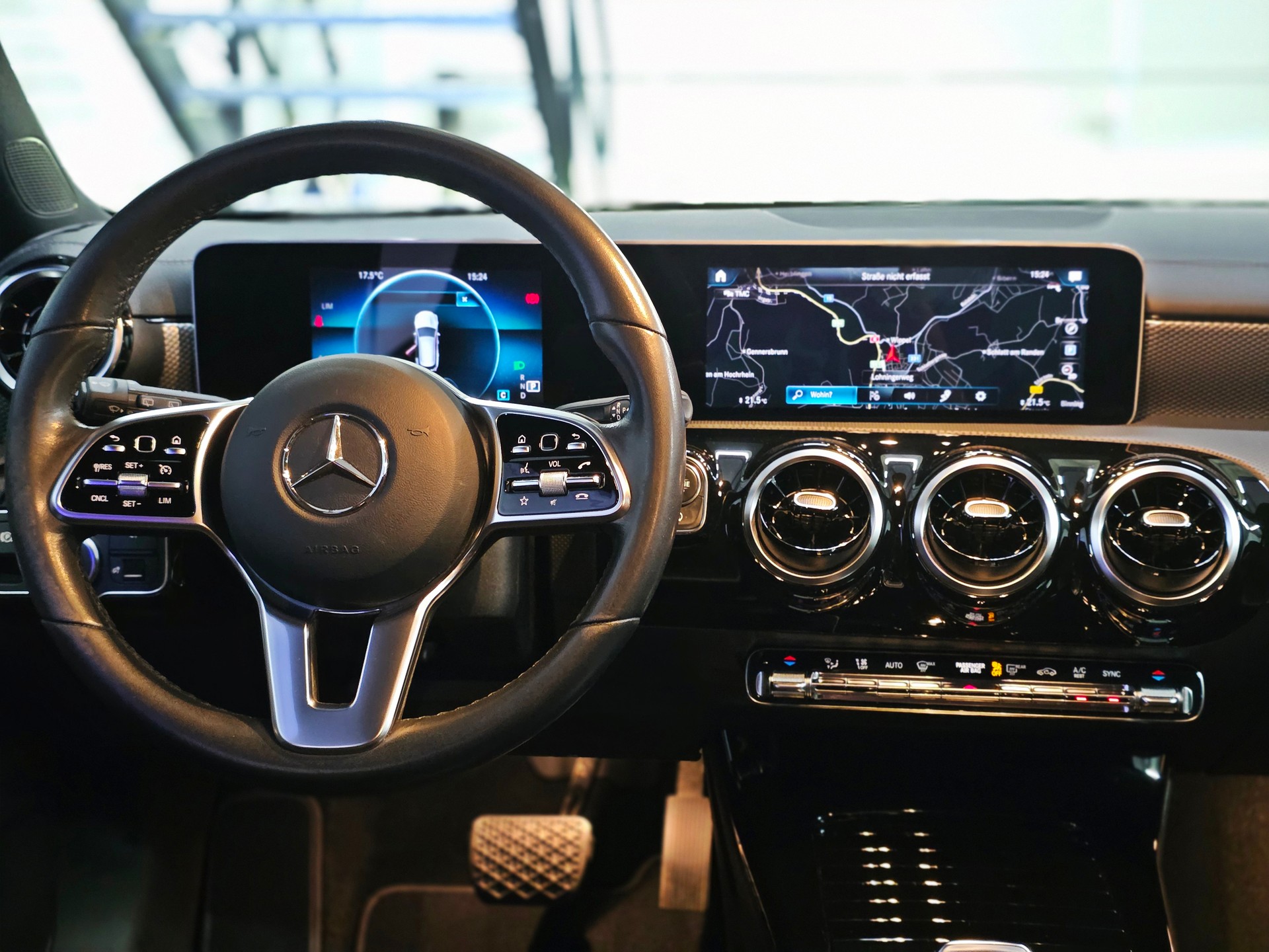 MERCEDES-BENZ CLA Shooting Brake 180 7G-DCT Progressive-image-14