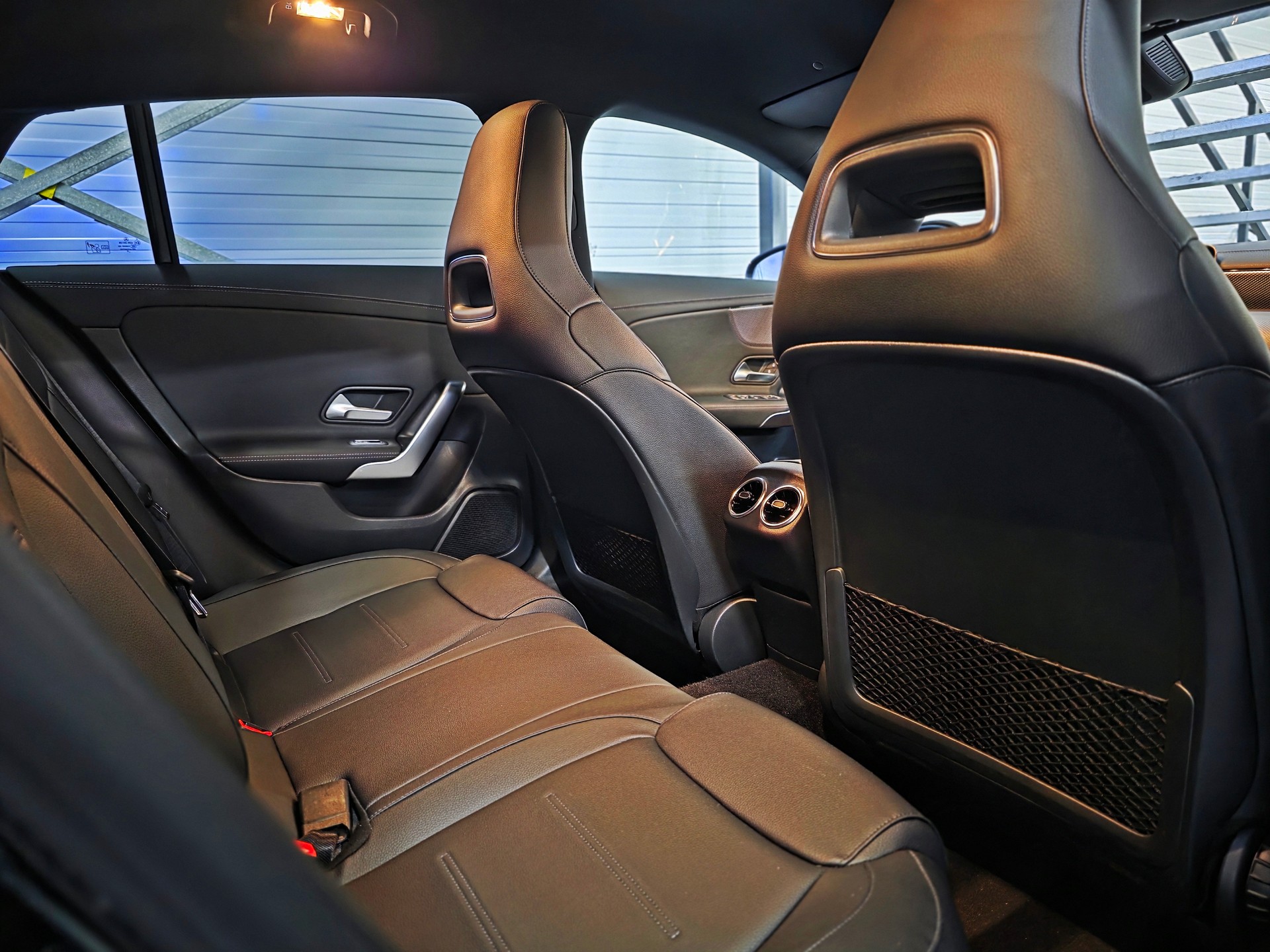 MERCEDES-BENZ CLA Shooting Brake 180 7G-DCT Progressive-image-15