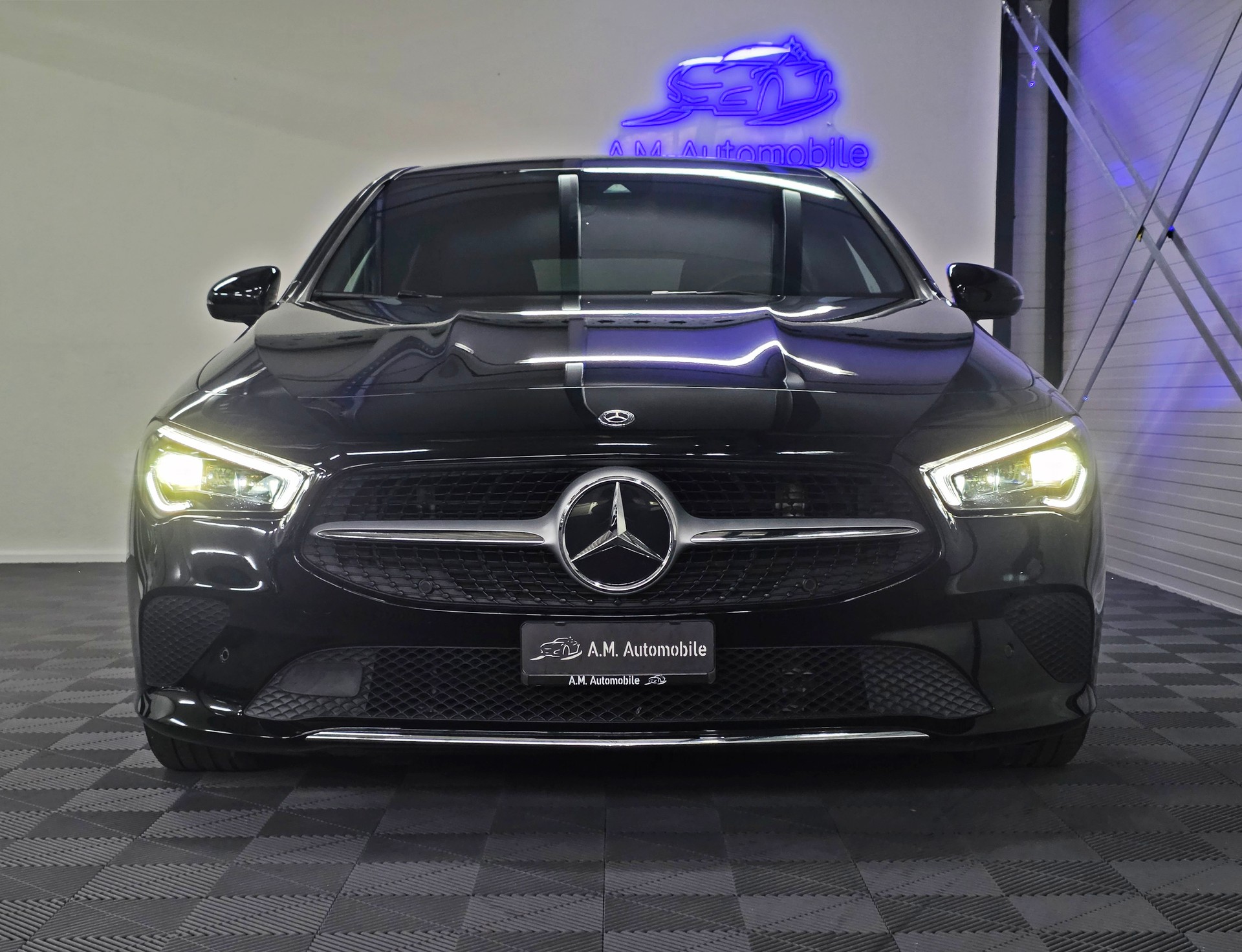 MERCEDES-BENZ CLA Shooting Brake 180 7G-DCT Progressive-image-1