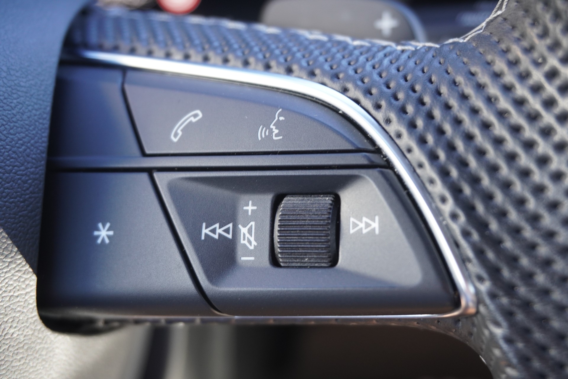 AUDI A3 Sportback 45 TFSI e S line S-tronic-image-25