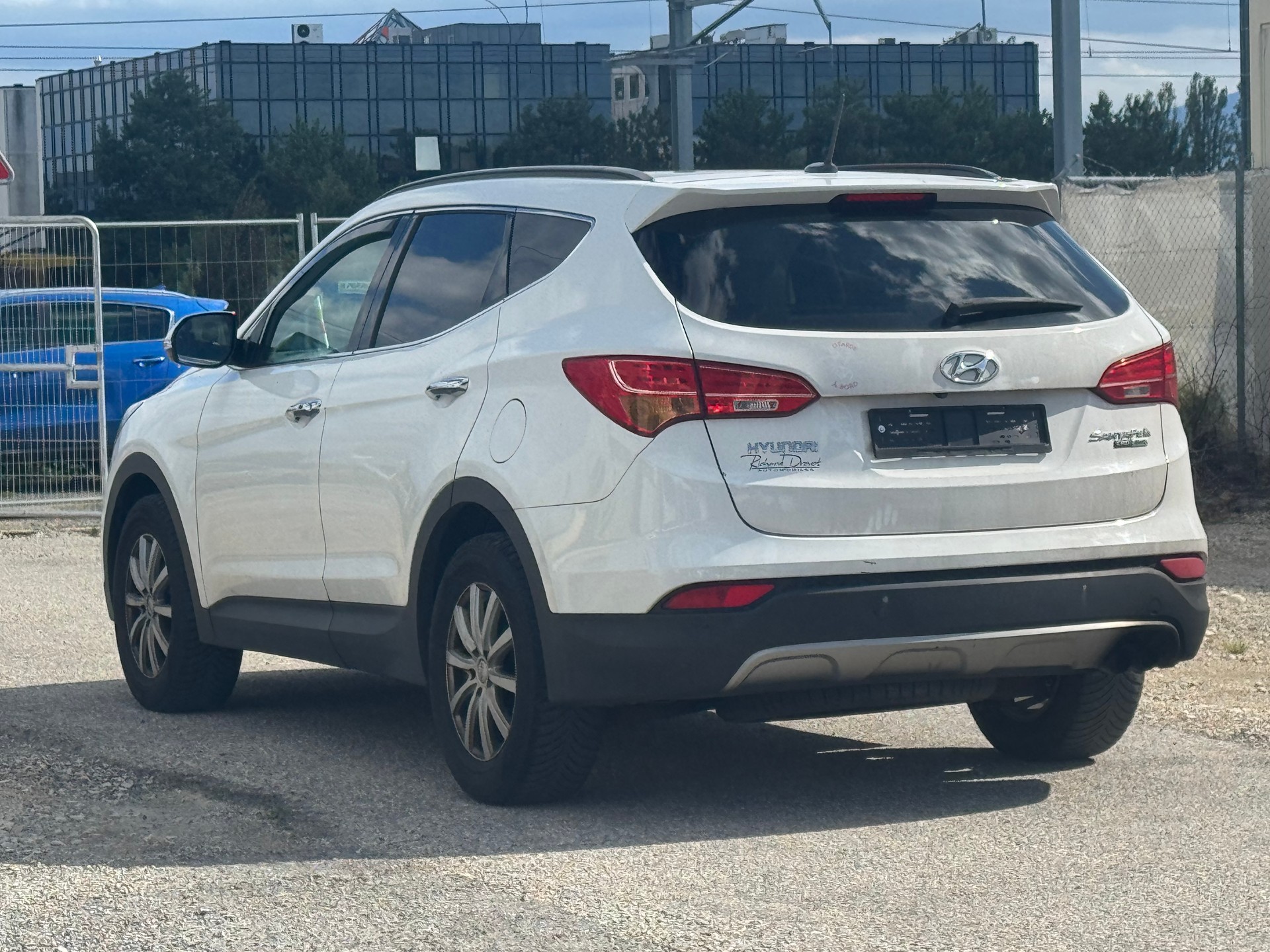 HYUNDAI Santa Fe 2.2 CRDI Premium 4WD Automatic-image-5