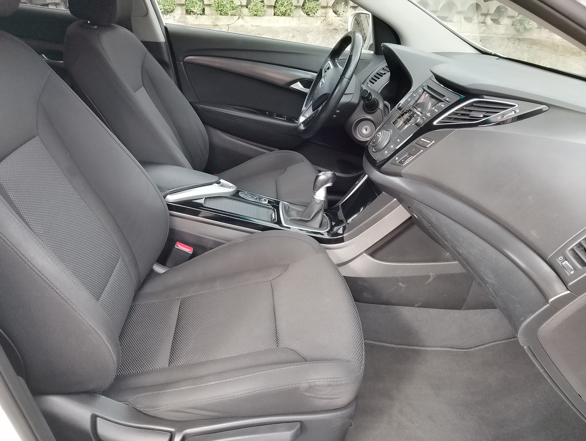 HYUNDAI i40 Wagon 1.7 CRDI Style-image-14