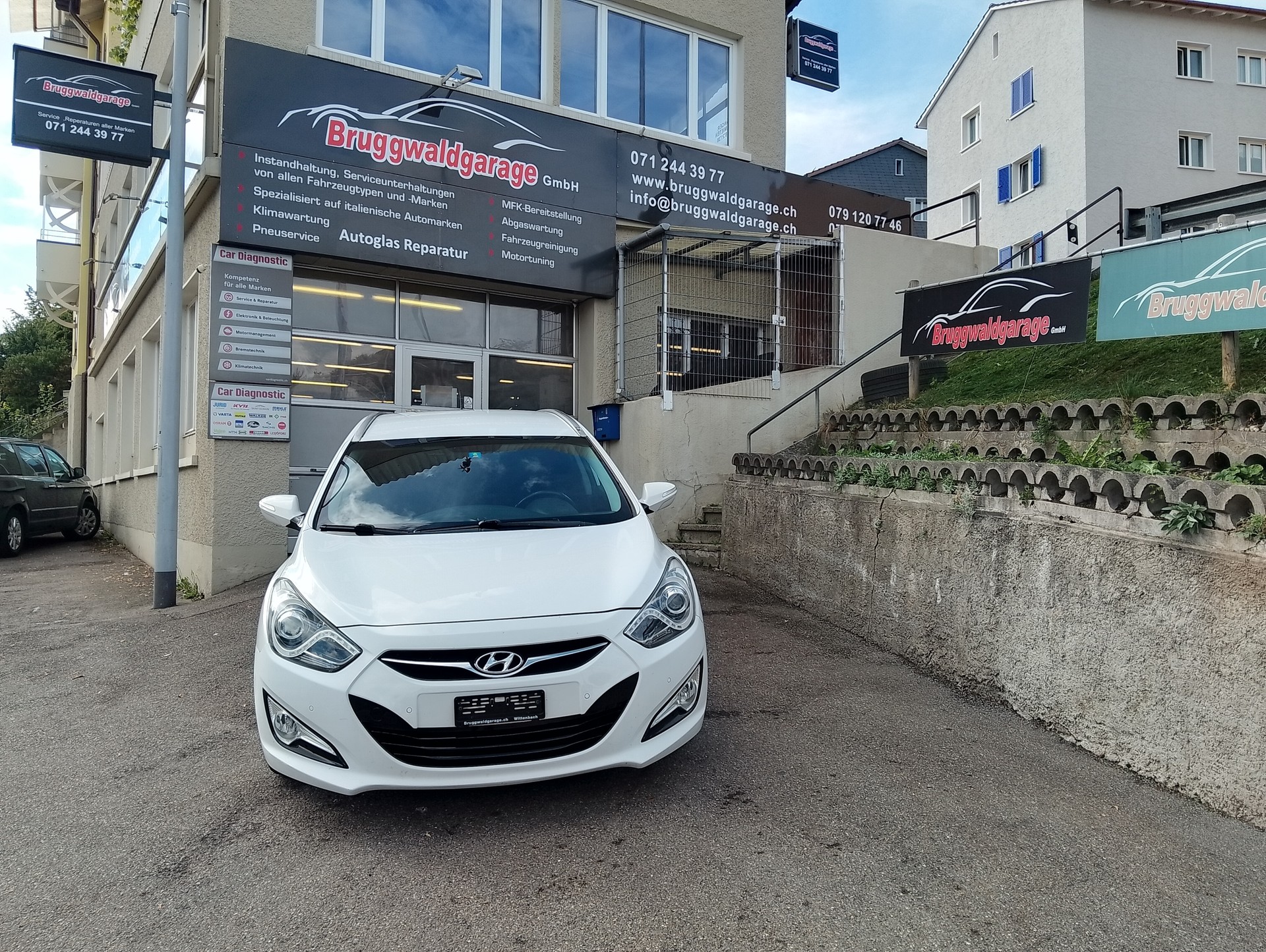 HYUNDAI i40 Wagon 1.7 CRDI Style-image-0