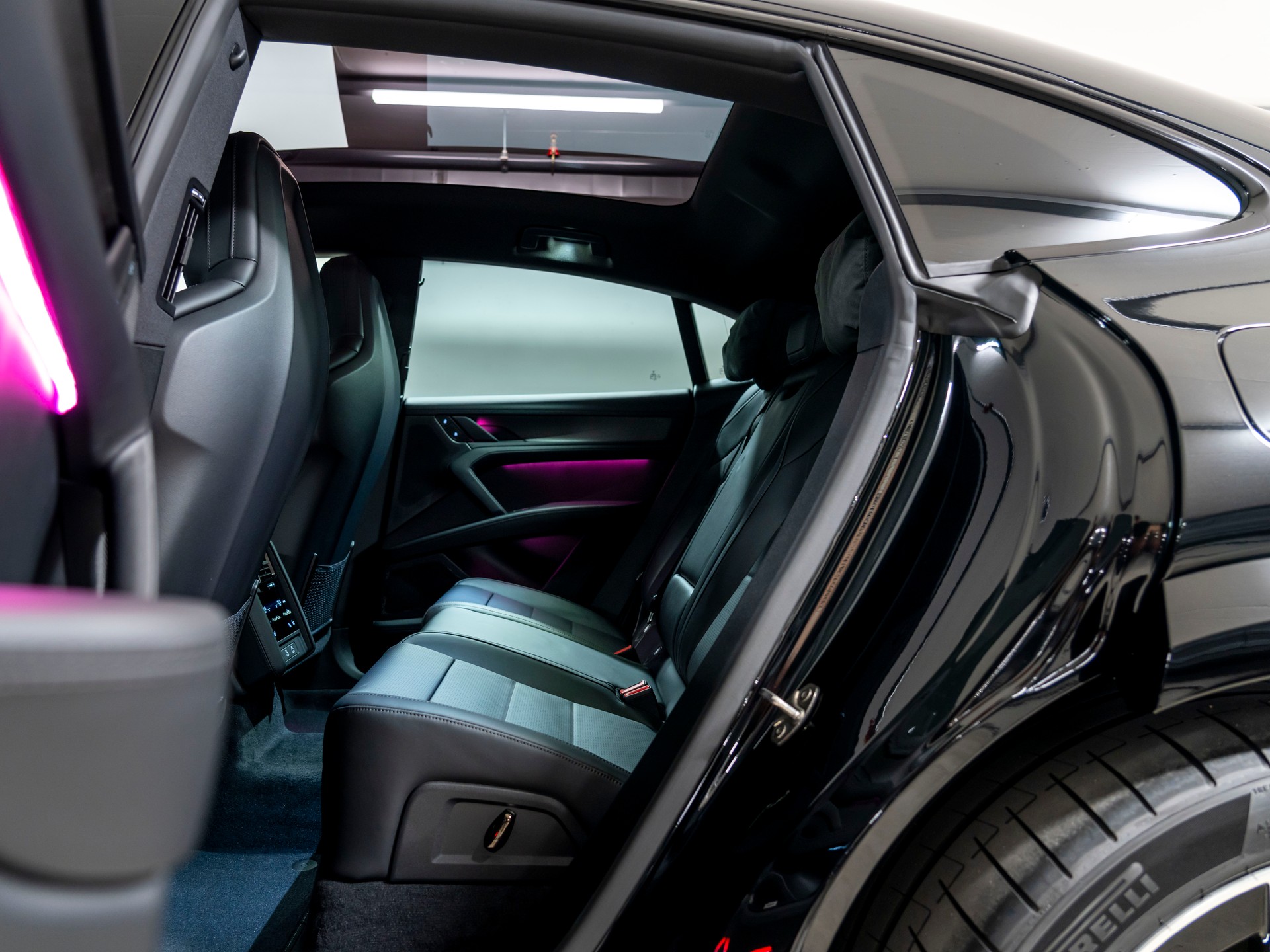 PORSCHE Cayenne Coupe S Electric 113 kWh-image-22