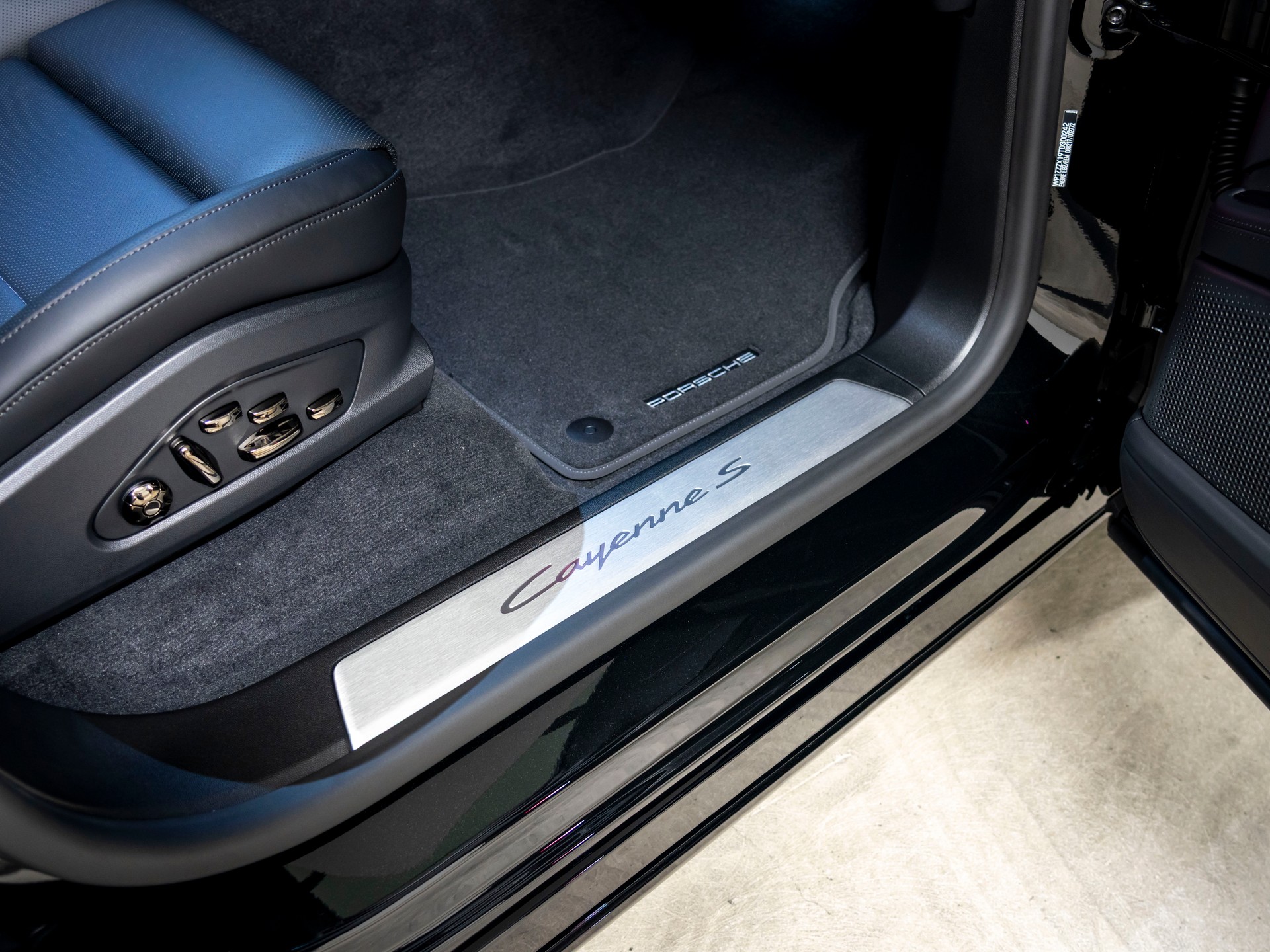 PORSCHE Cayenne Coupe S Electric 113 kWh-image-18