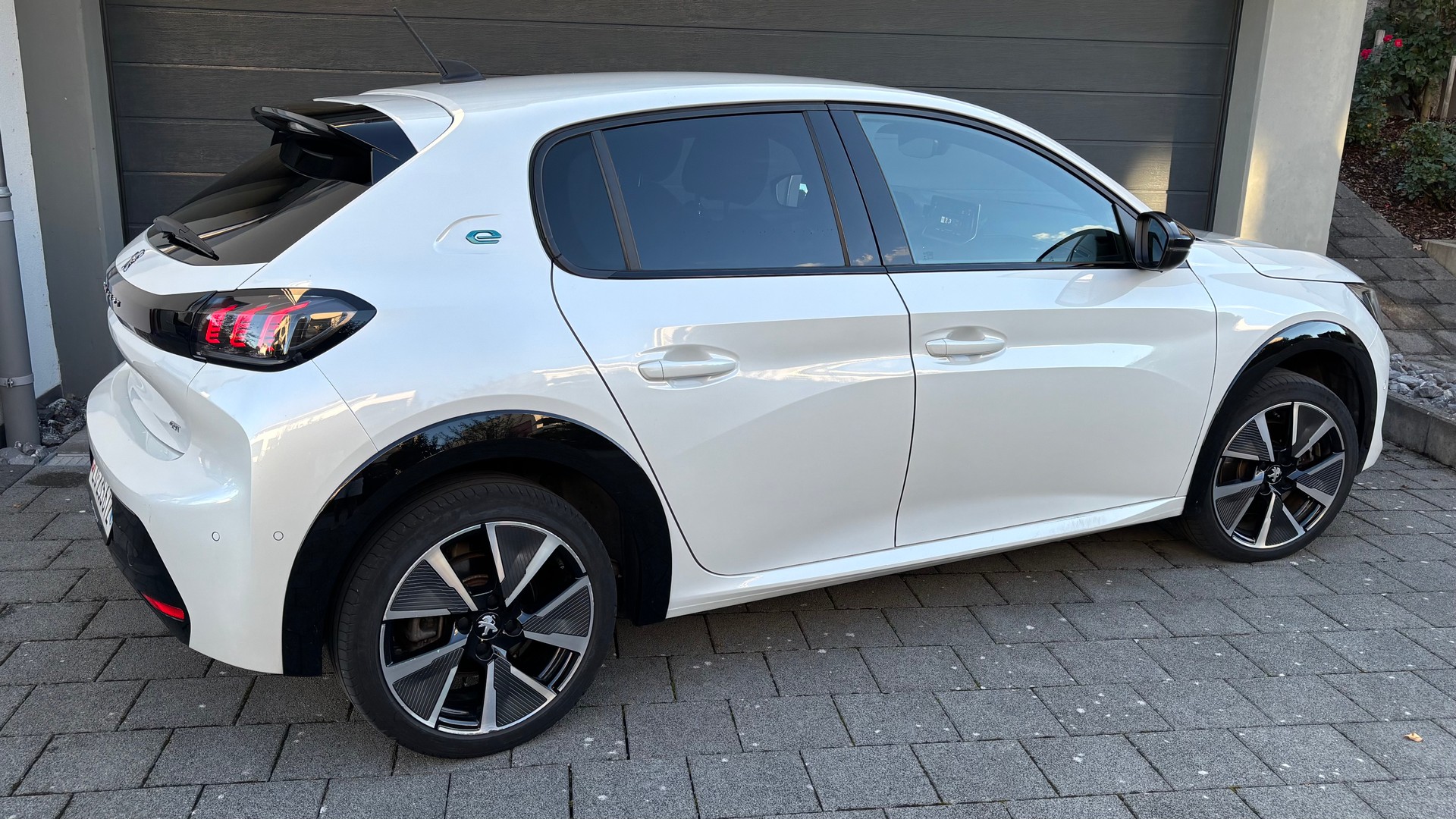 PEUGEOT e-GT Pack-image-0