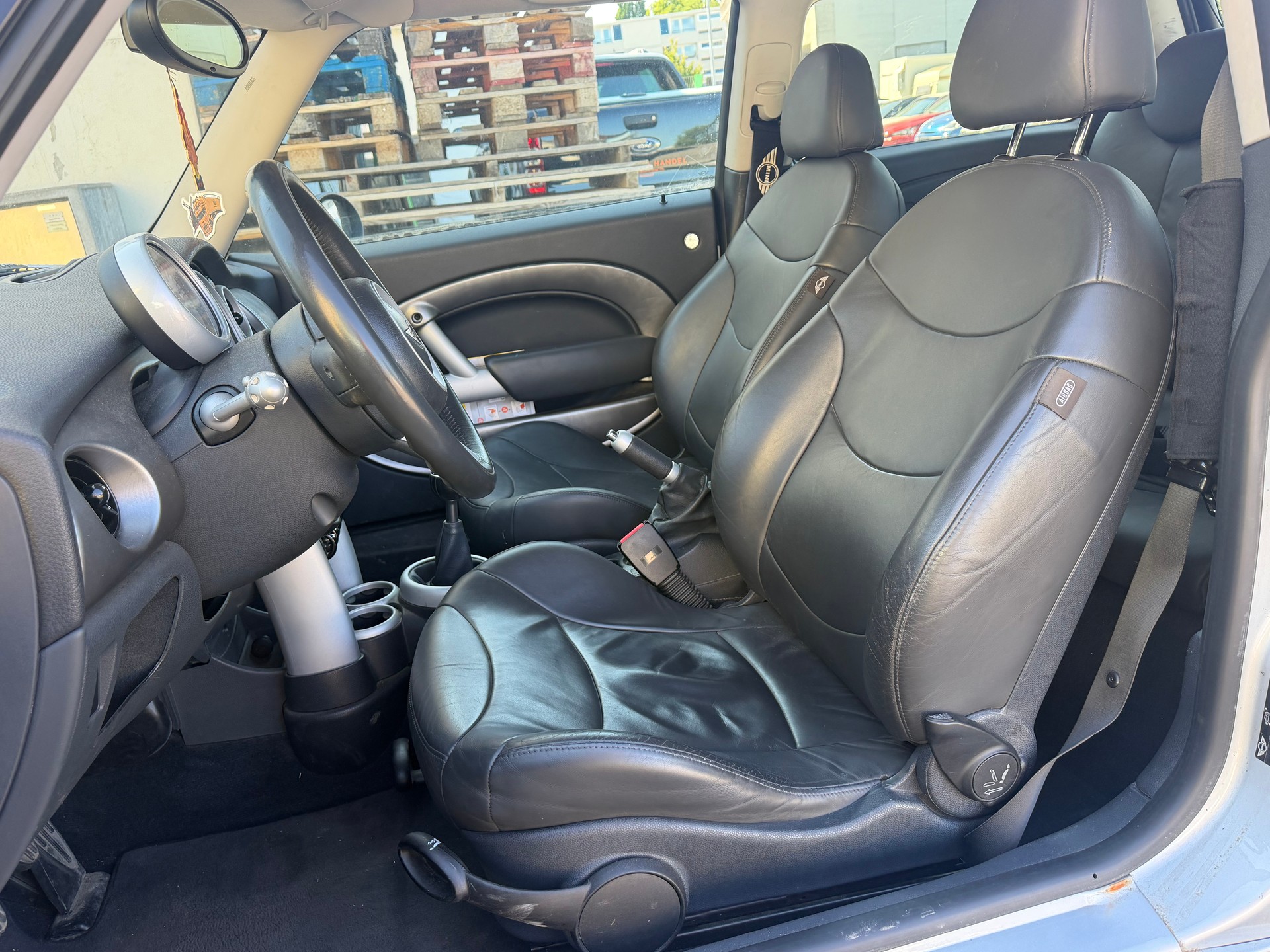 MINI Cooper S-image-9