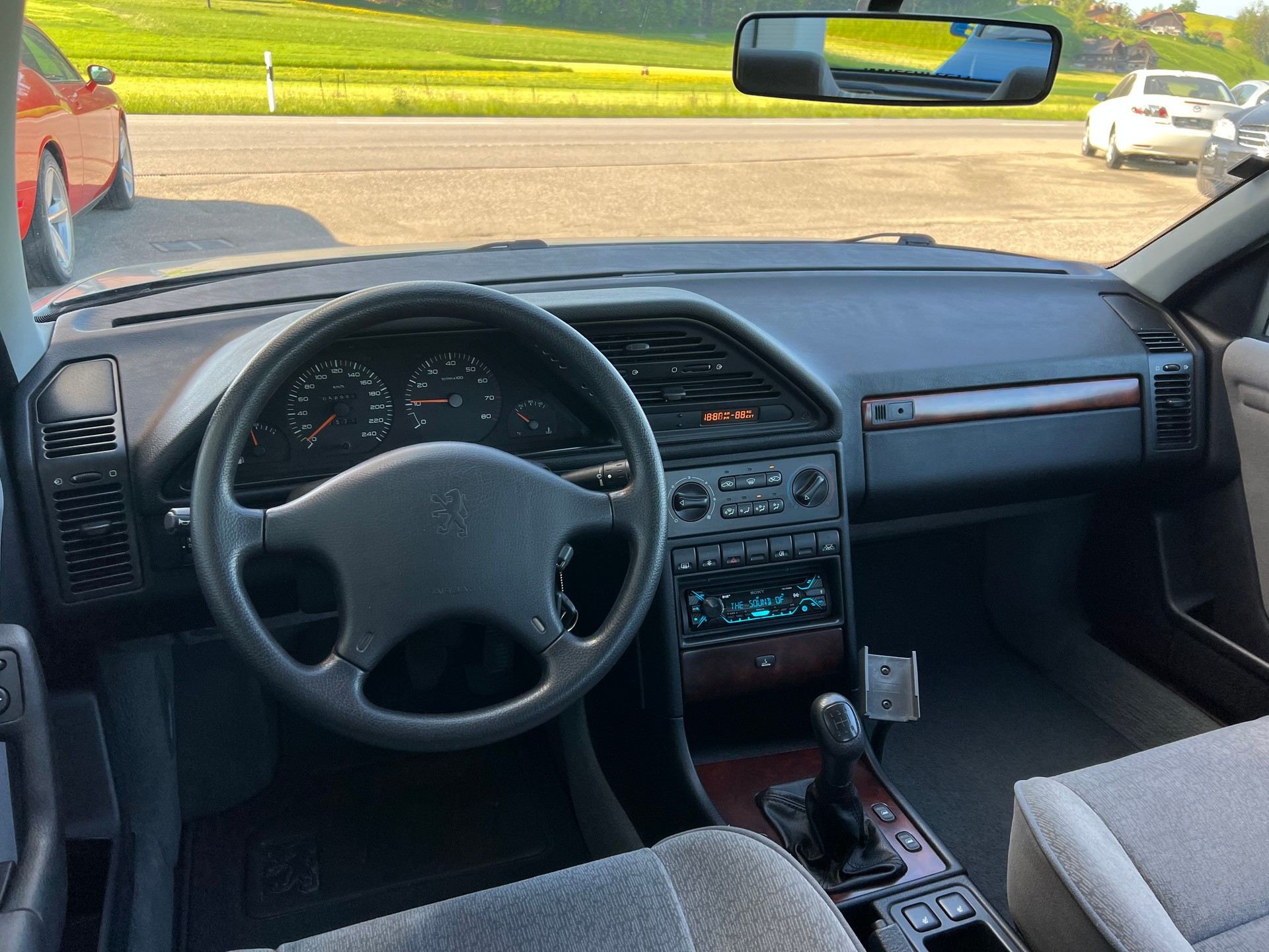 PEUGEOT 605 2.0 SRI-image-6