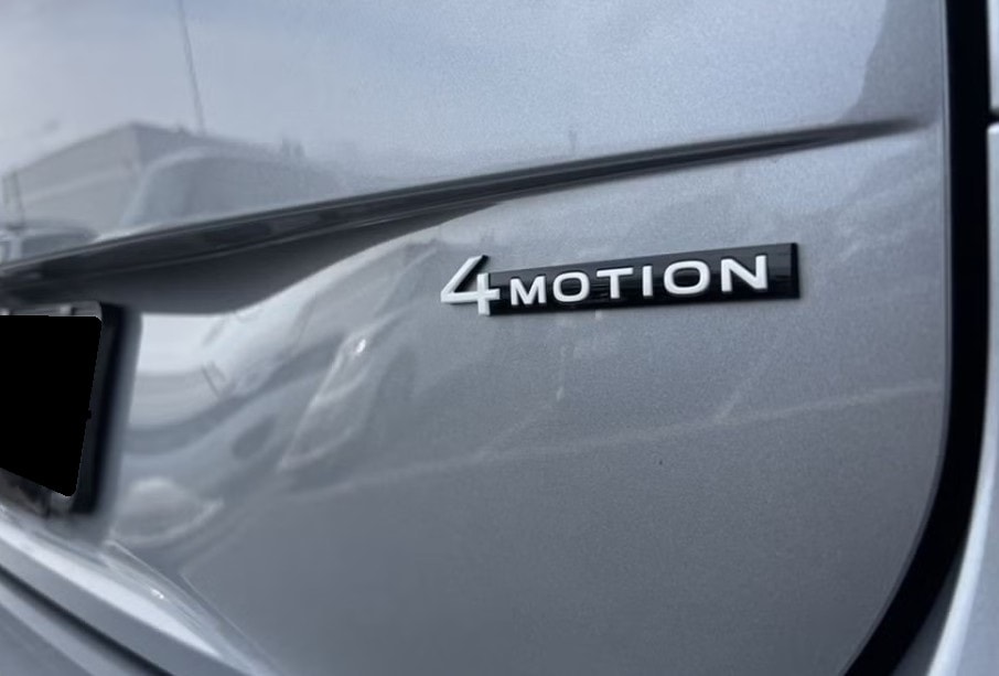 VW ID.Buzz LWB Pro 4 Motion - 7 Sitzer-image-5