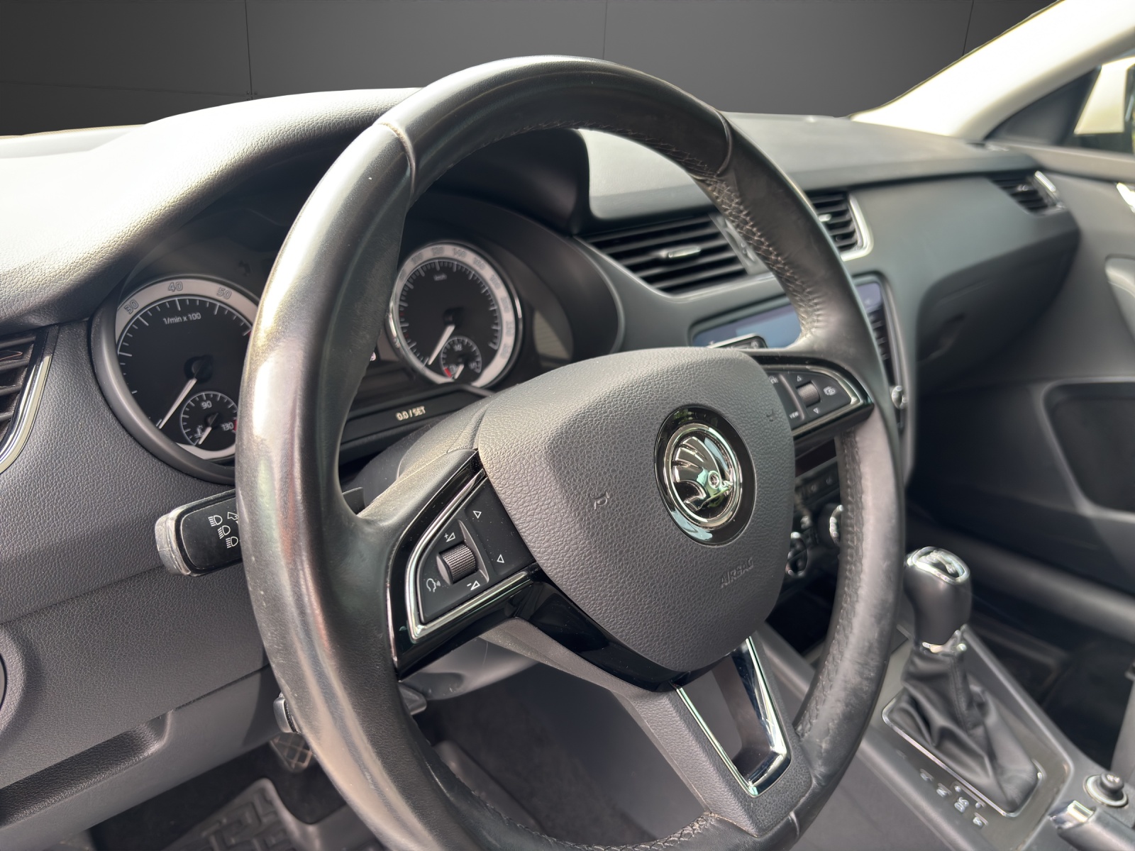 SKODA Octavia Combi 2.0 TSI Soleil 4x4 DSG-image-4