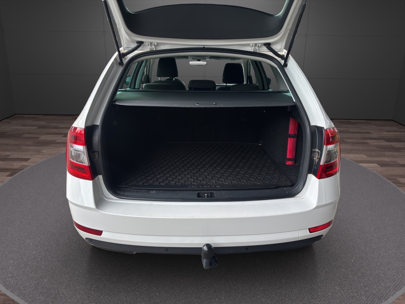SKODA Octavia Combi 2.0 TSI Soleil 4x4 DSG-image-12