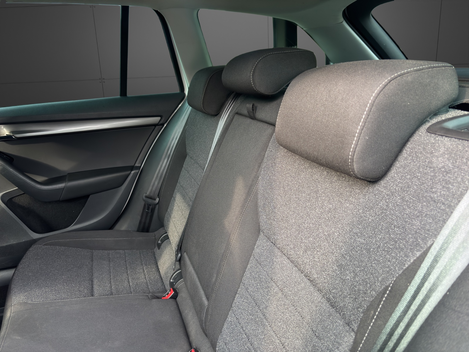 SKODA Octavia Combi 2.0 TSI Soleil 4x4 DSG-image-11