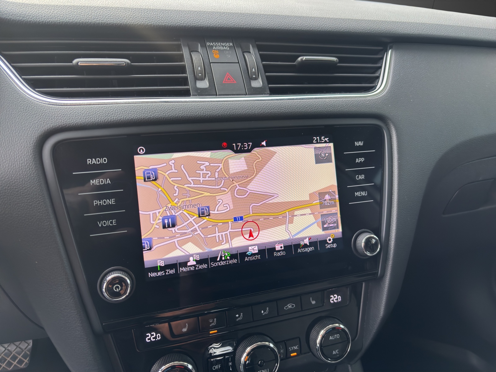 SKODA Octavia Combi 2.0 TSI Soleil 4x4 DSG-image-8