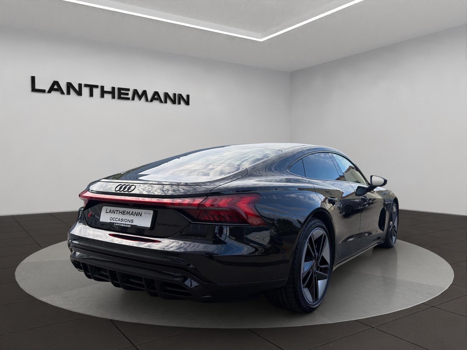AUDI RS e-tron GT quattro-image-4