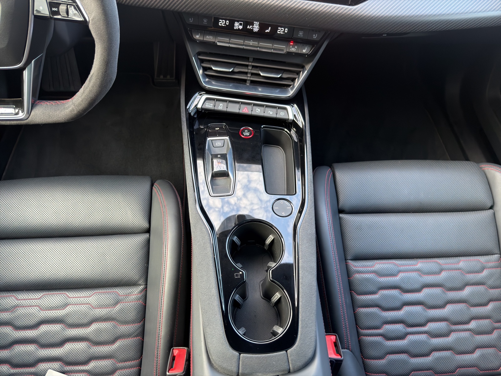 AUDI RS e-tron GT quattro-image-11