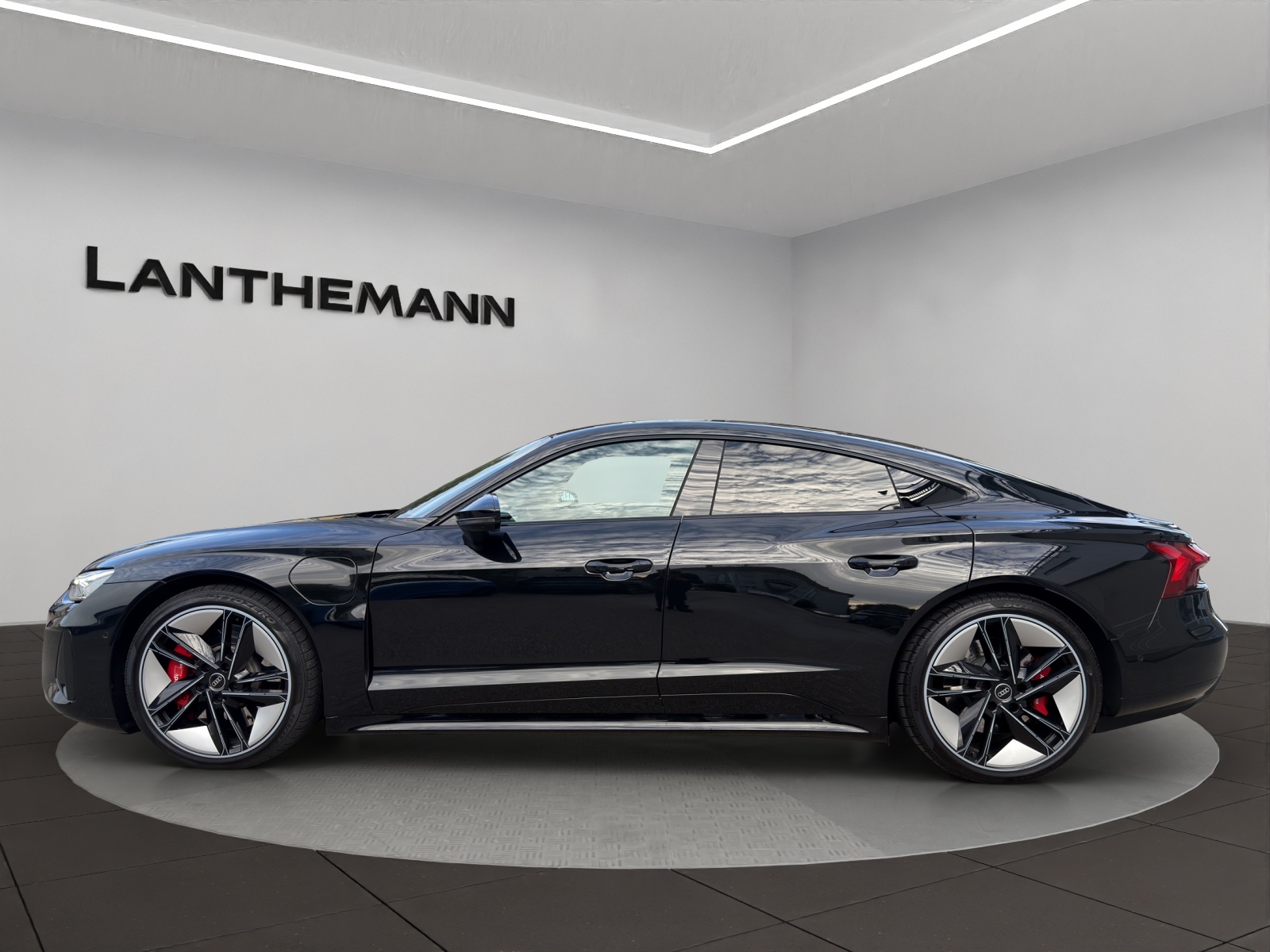 AUDI RS e-tron GT quattro-image-1
