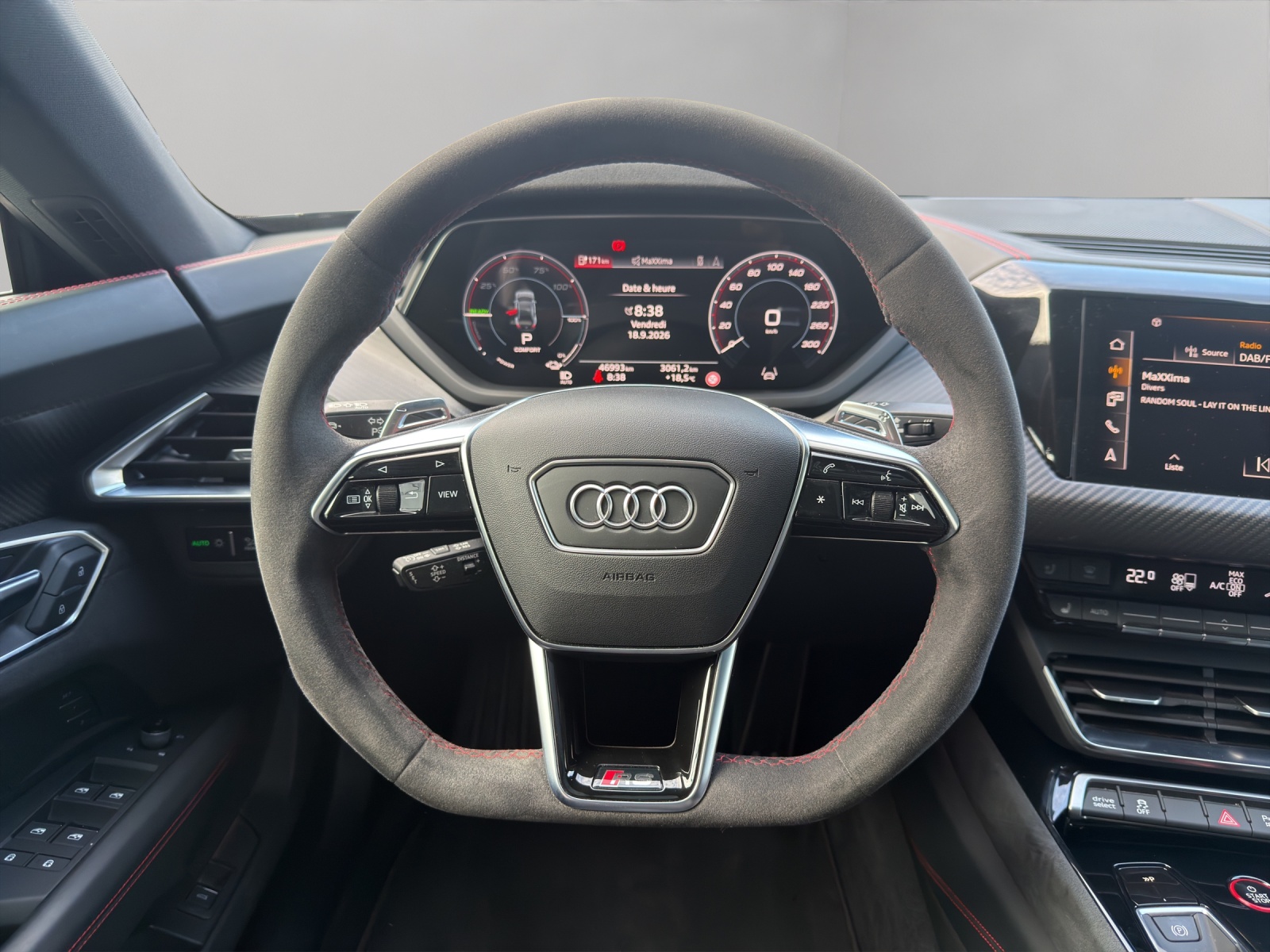 AUDI RS e-tron GT quattro-image-10