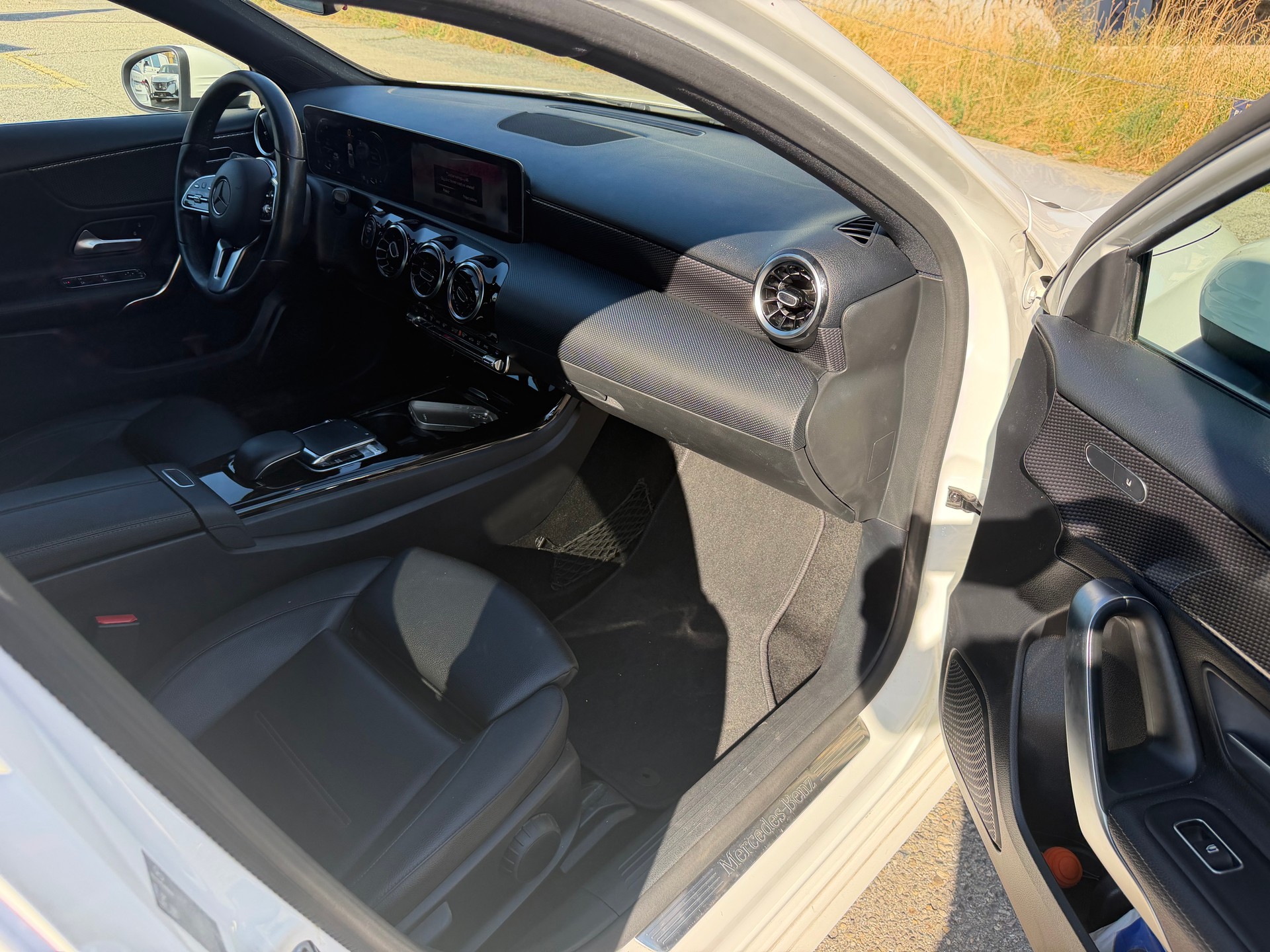 MERCEDES-BENZ A 180 d-image-9
