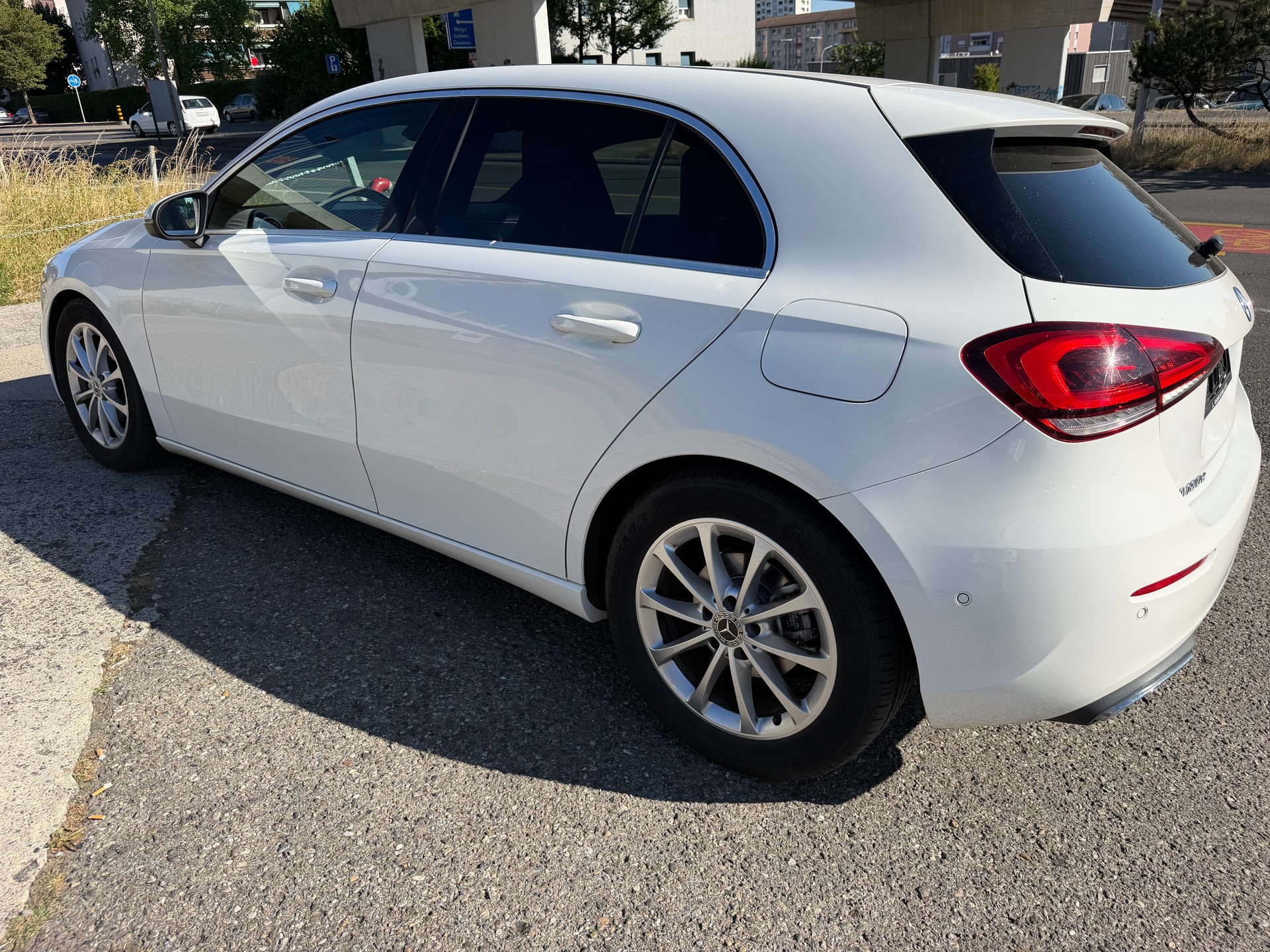 MERCEDES-BENZ A 180 d-image-5