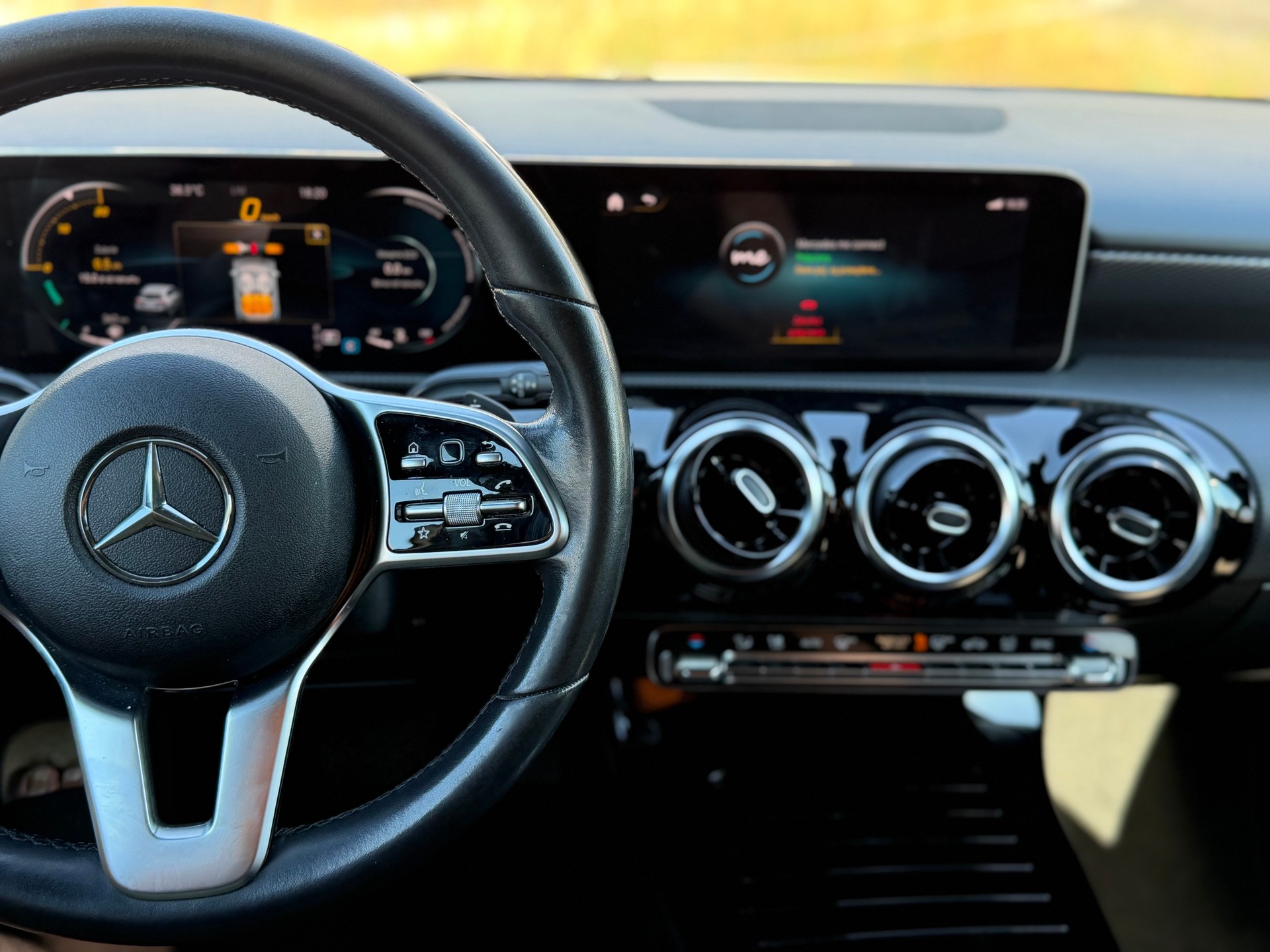 MERCEDES-BENZ A 180 d-image-15