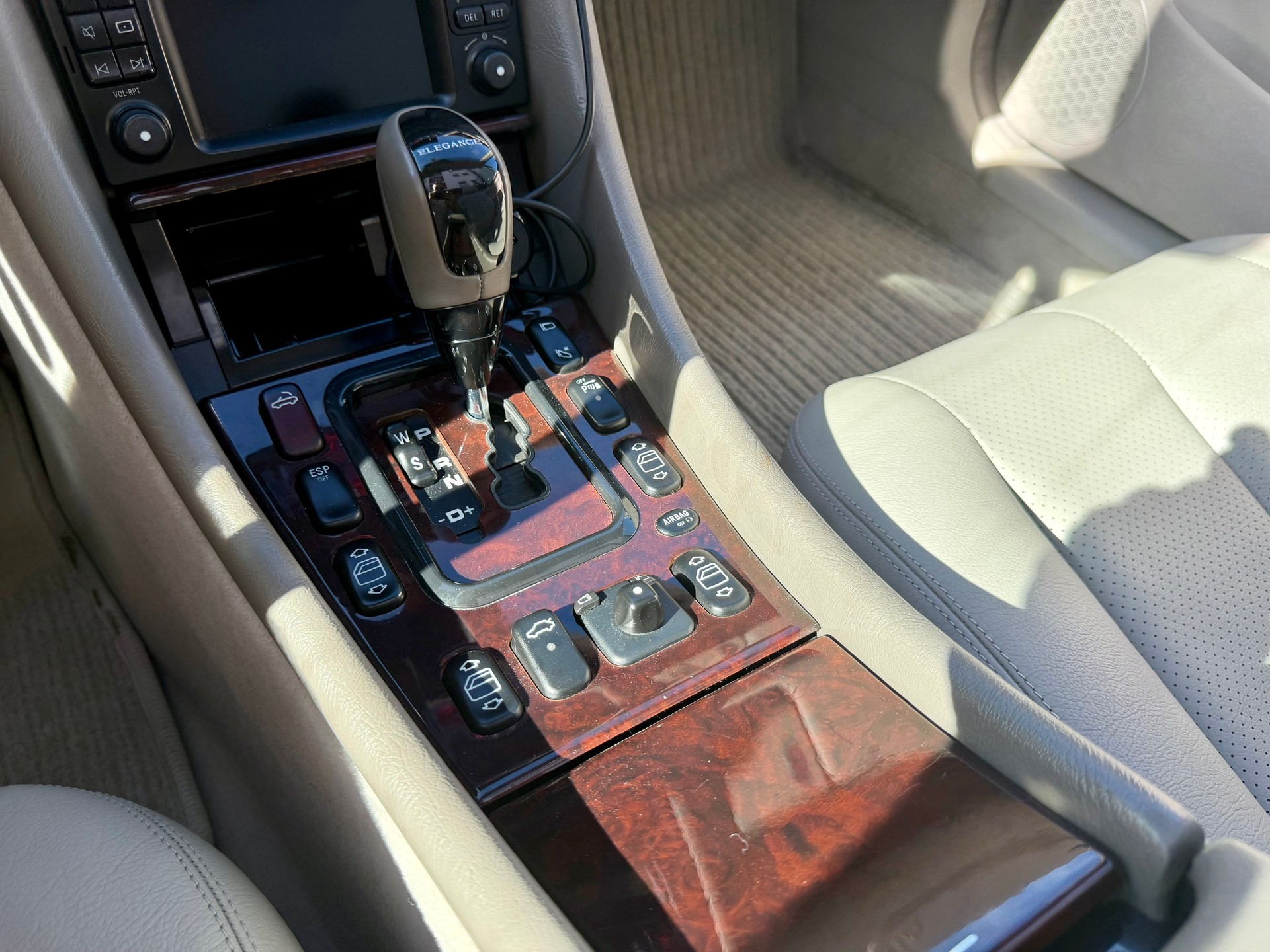 MERCEDES-BENZ CLK 320 V6 Elegance-image-14