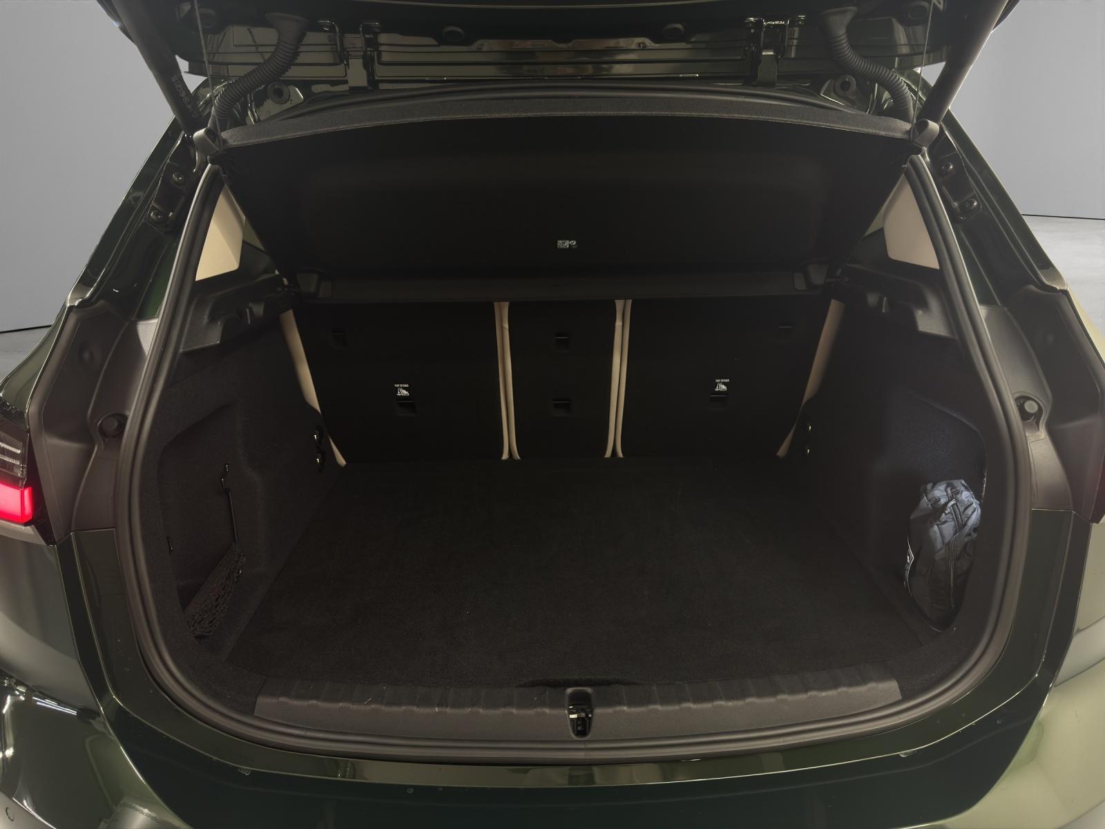 BMW Active Tourer 223i xDrive-image-9