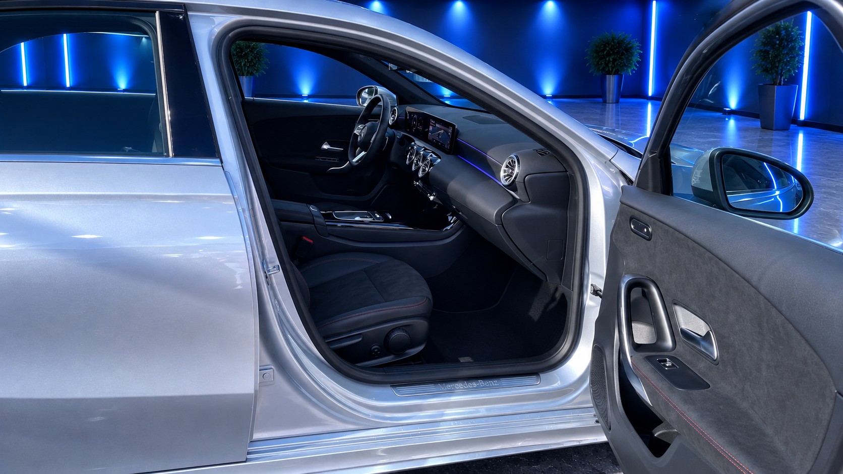 MERCEDES-BENZ A 250 4Matic 8G-DCT-image-11