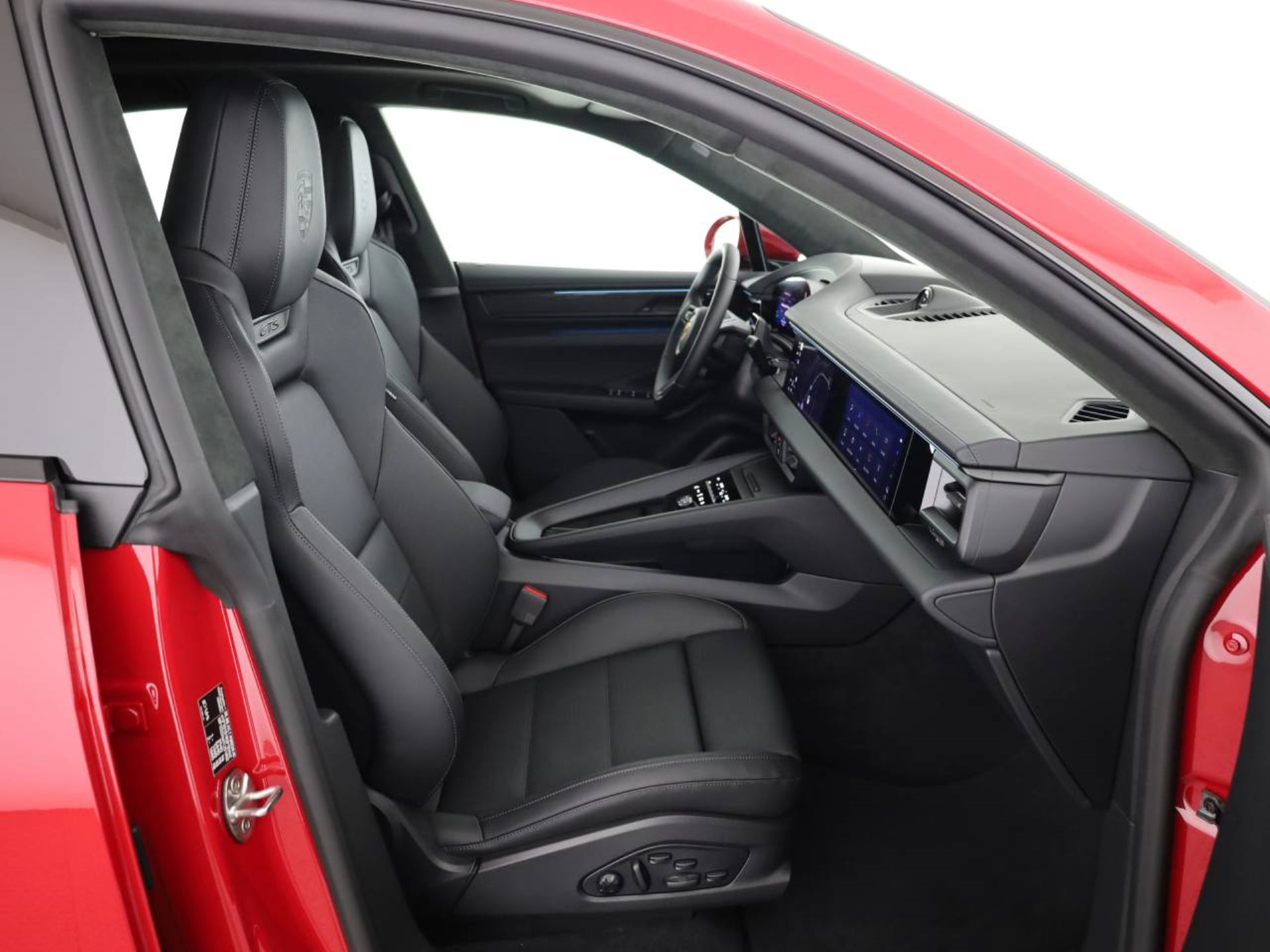 PORSCHE Macan GTS-image-12