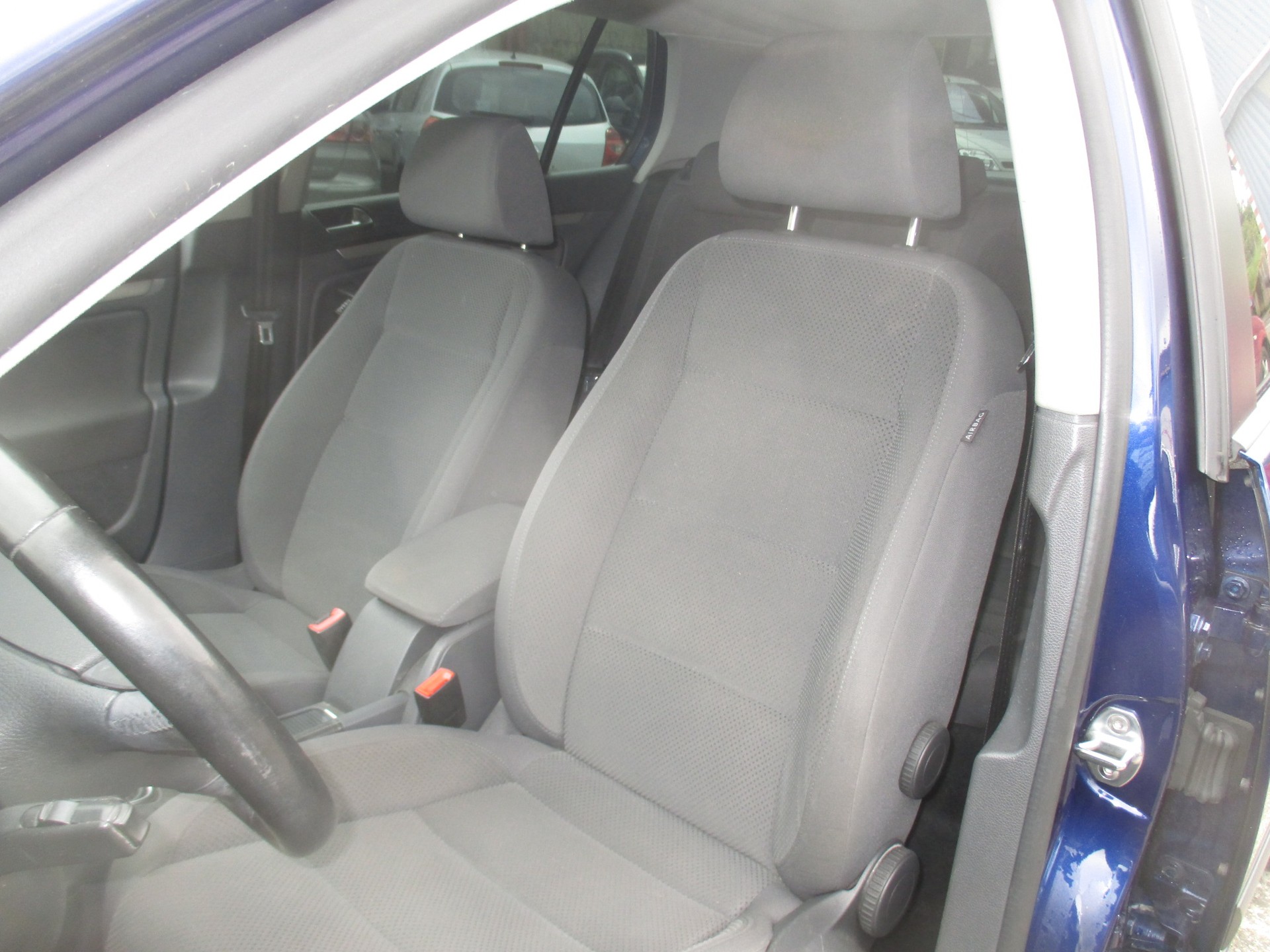 VW GOLF 2.0 TDI COMFORTLINE – Ab MFK & ab Service-image-5
