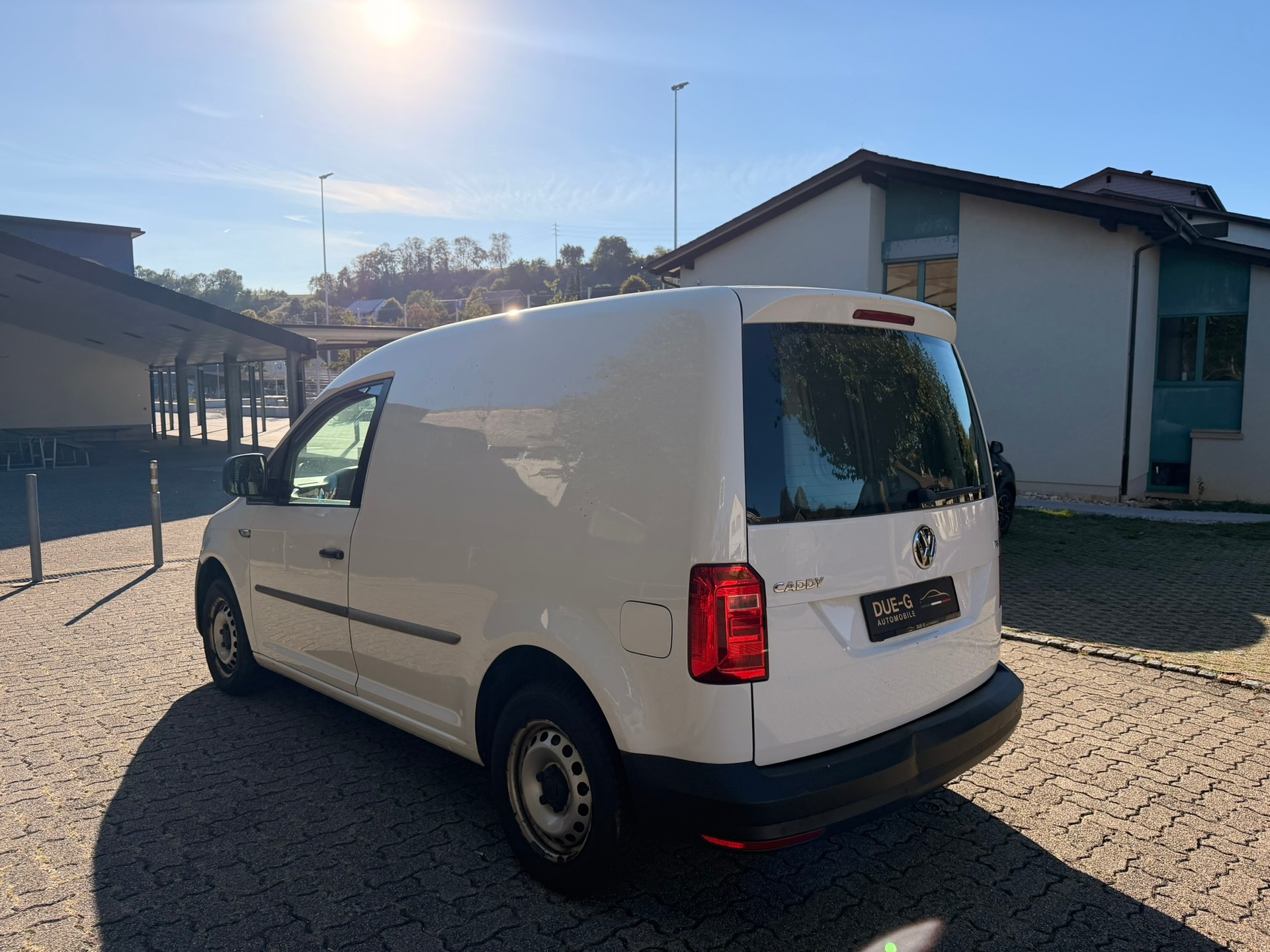 VW Caddy 1.2 TSI Entry BlueMotion Technology-image-2