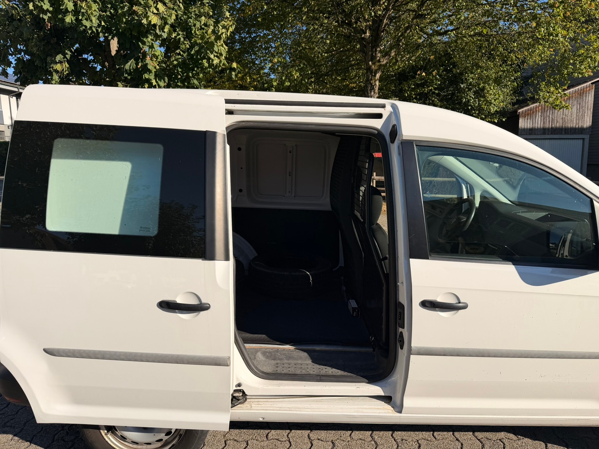 VW Caddy 1.2 TSI Entry BlueMotion Technology-image-10
