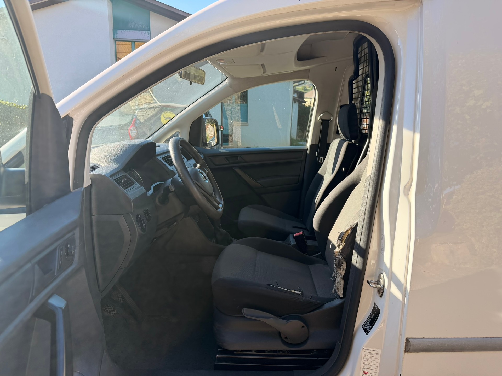 VW Caddy 1.2 TSI Entry BlueMotion Technology-image-8