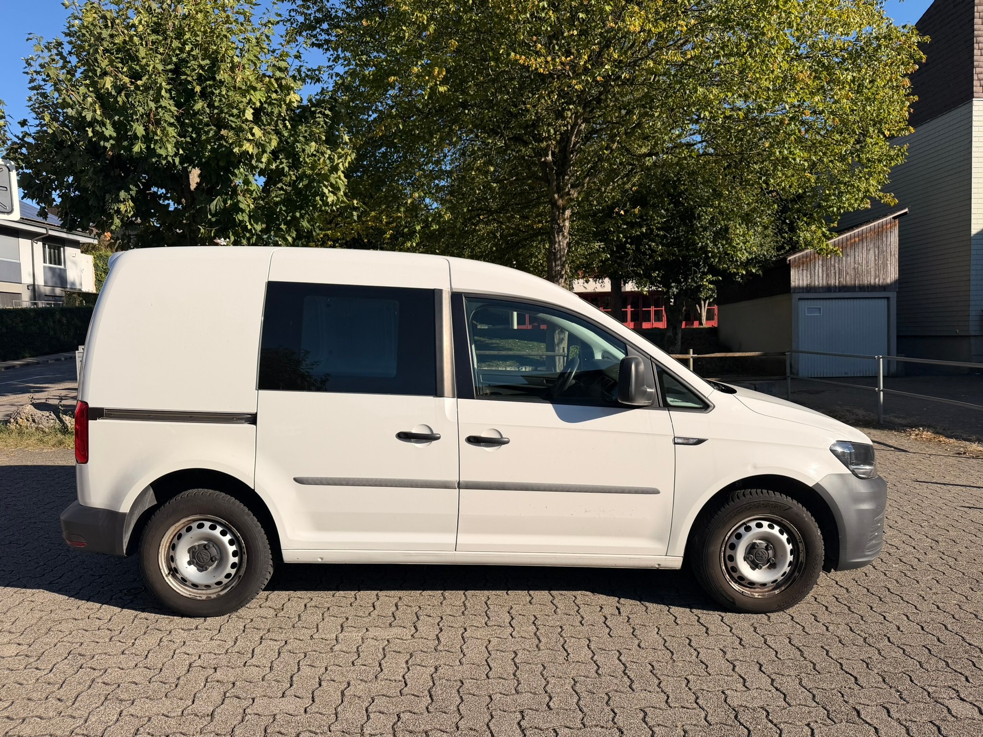 VW Caddy 1.2 TSI Entry BlueMotion Technology-image-5