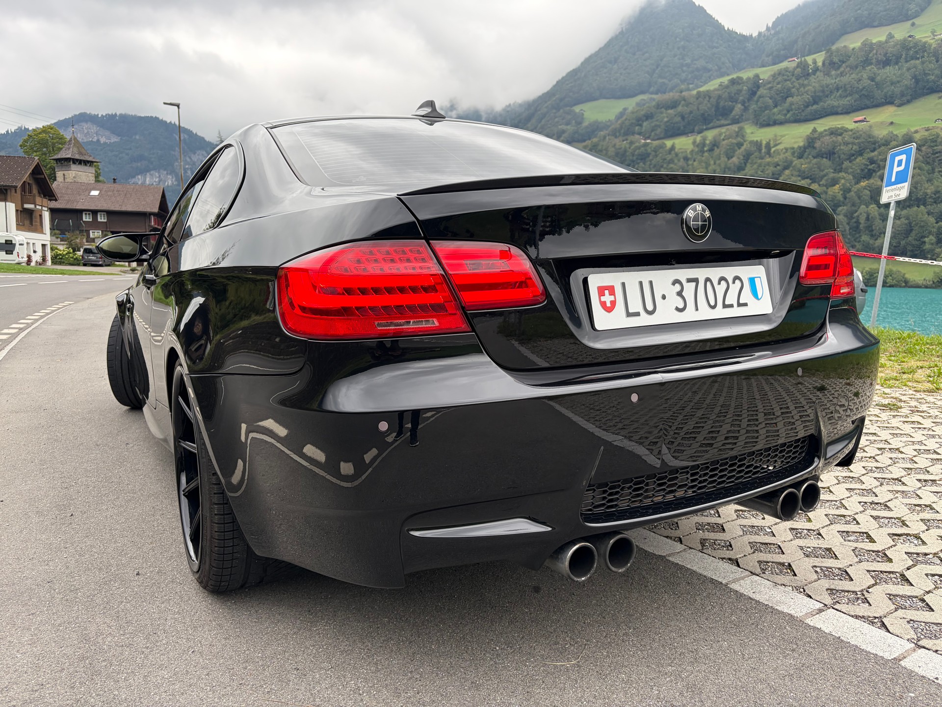 BMW M3-image-2