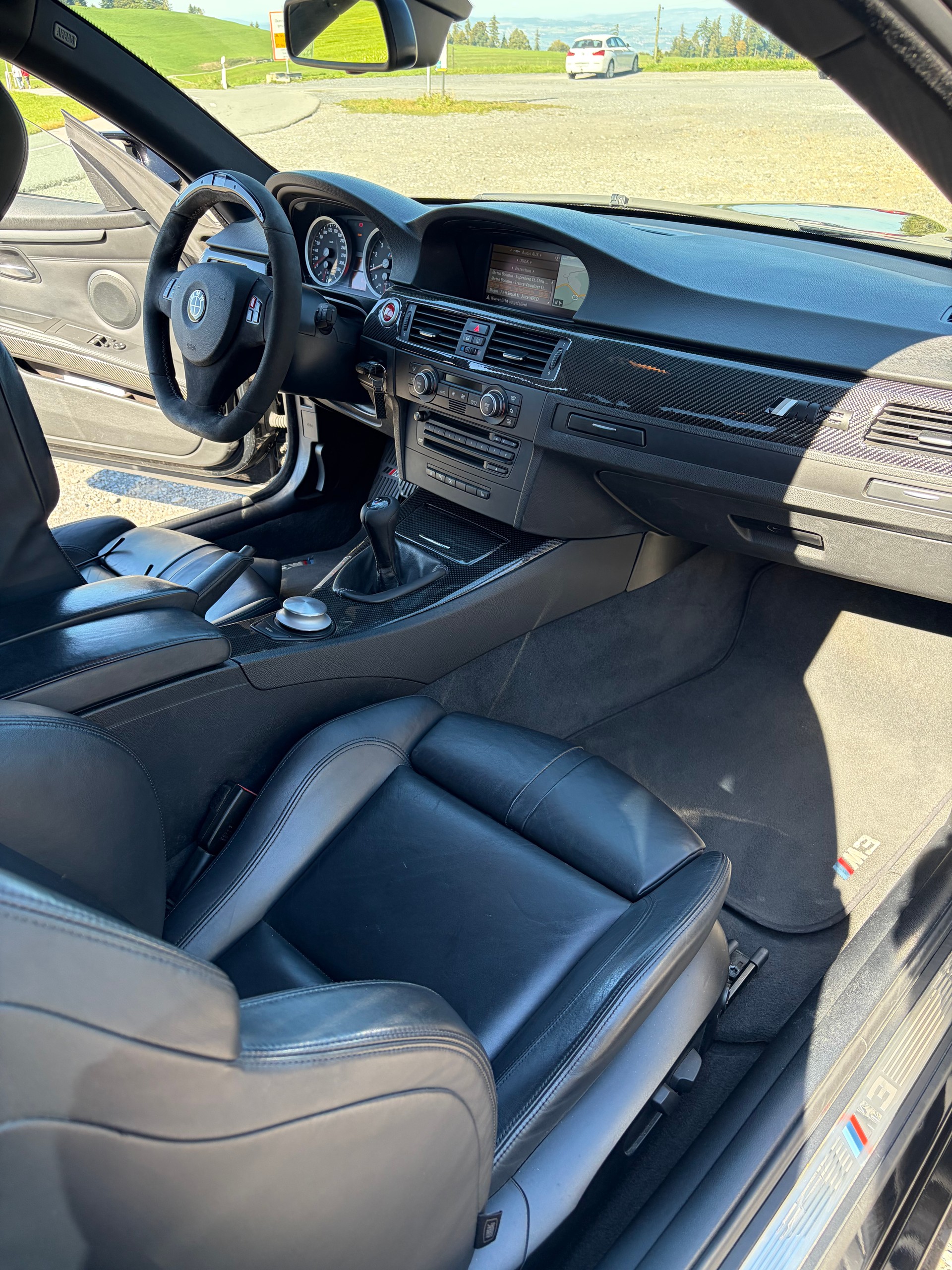 BMW M3-image-4