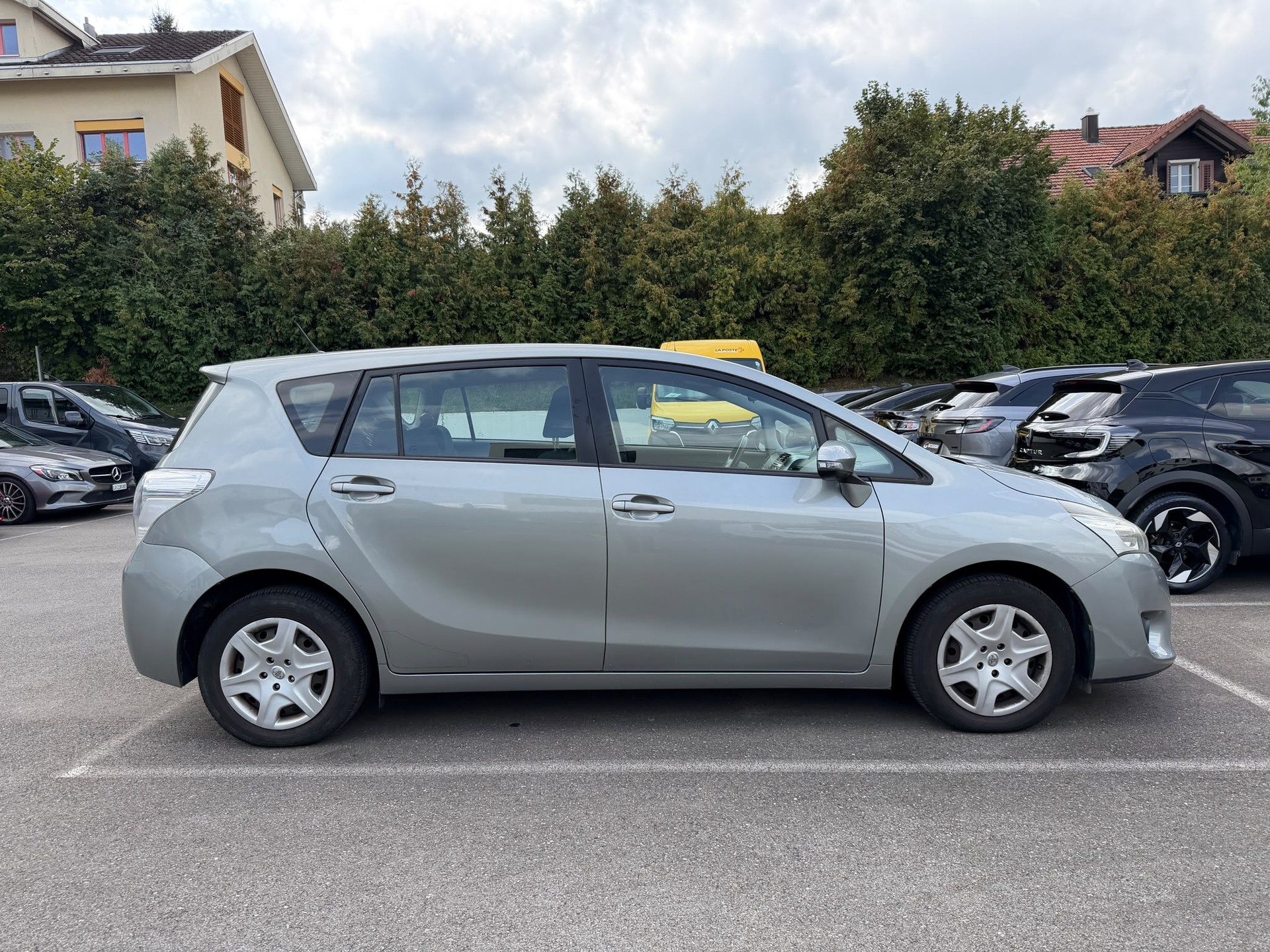TOYOTA Verso 2.0 D-4D Trend 7P-image-1