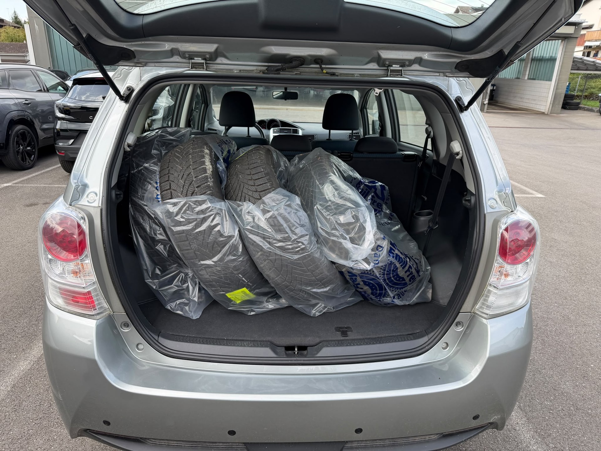 TOYOTA Verso 2.0 D-4D Trend 7P-image-4
