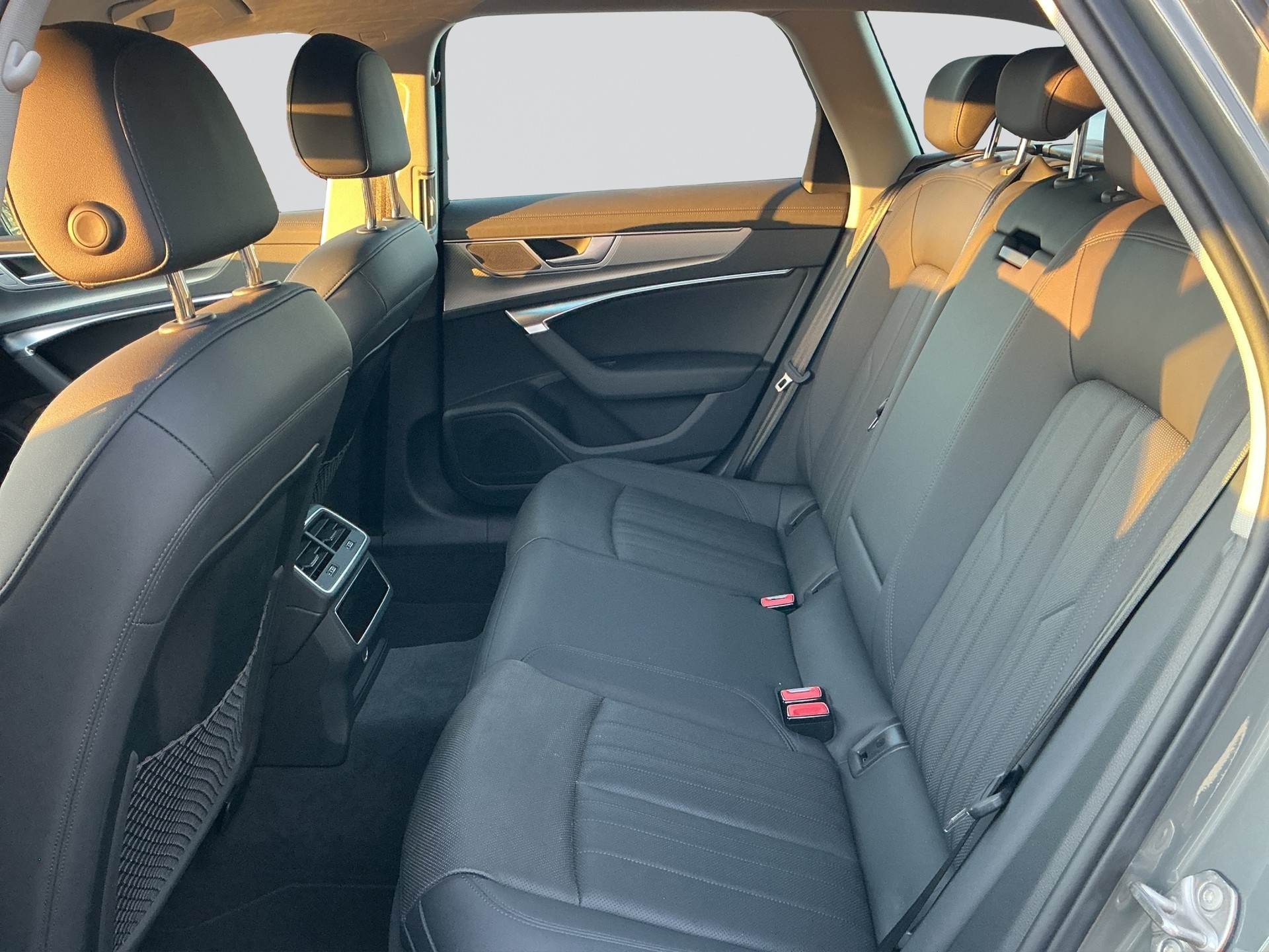AUDI A6 Avant 45 TFSI Design S-tronic-image-7