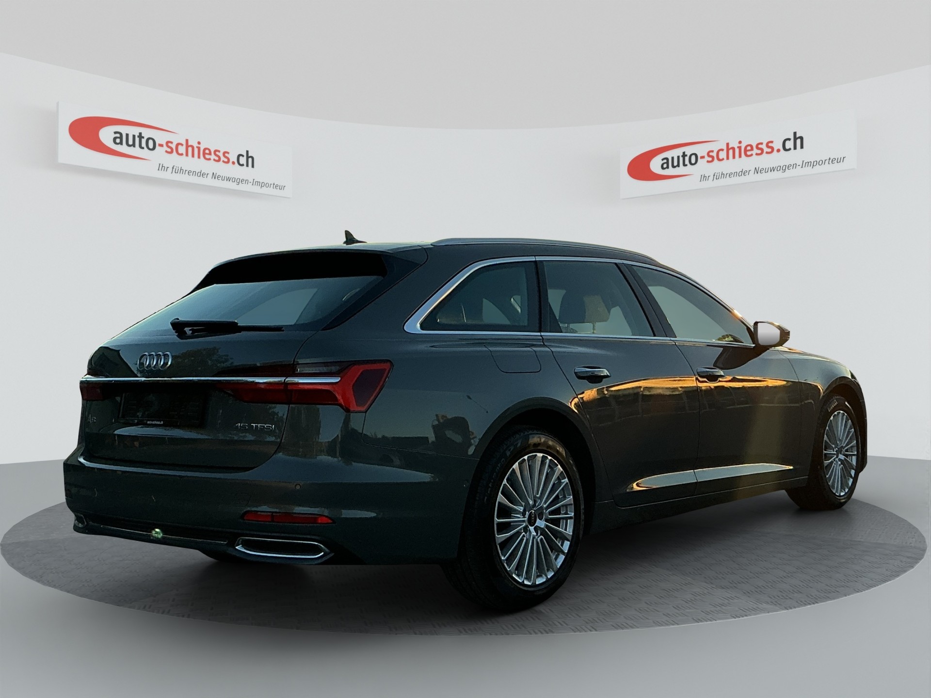 AUDI A6 Avant 45 TFSI Design S-tronic-image-4