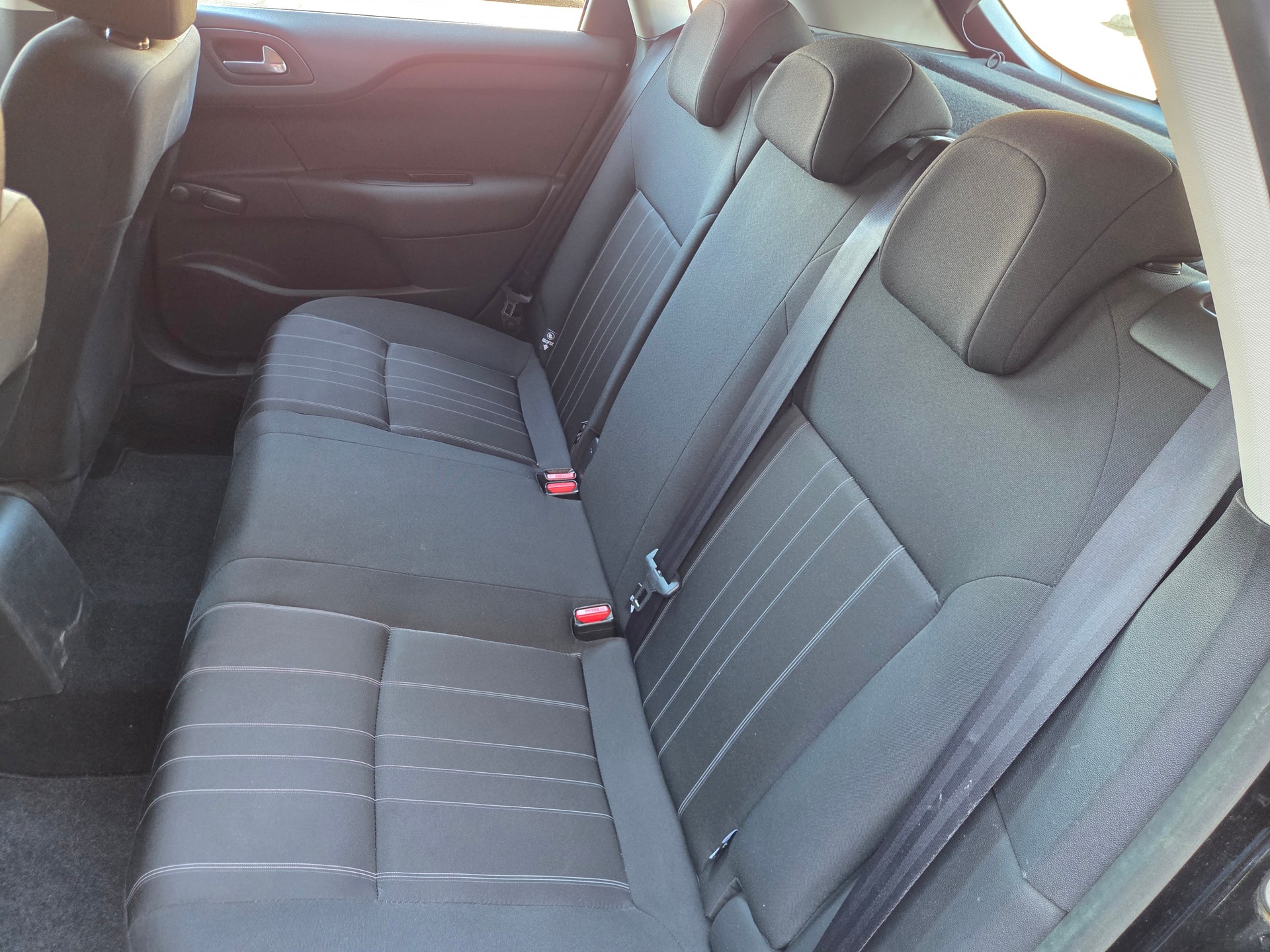 CITROEN C4 1.4 VTi Live-image-11