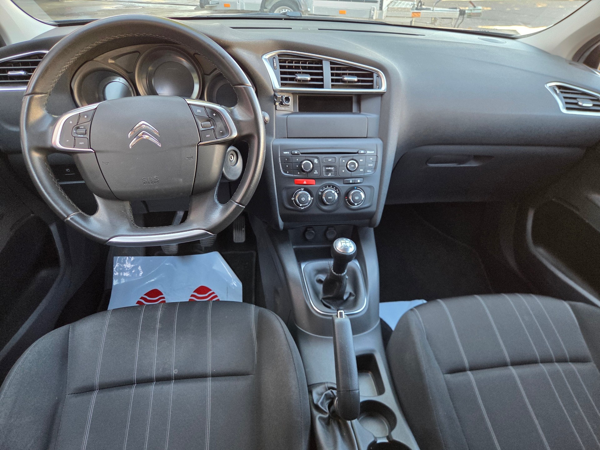 CITROEN C4 1.4 VTi Live-image-8