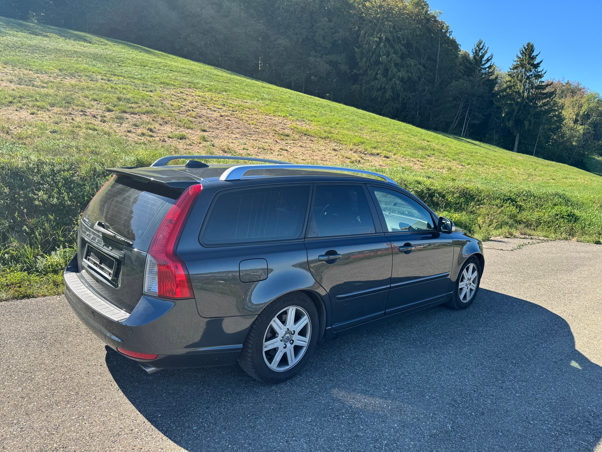 VOLVO 2.5 T5 Momentum AWD-image-12