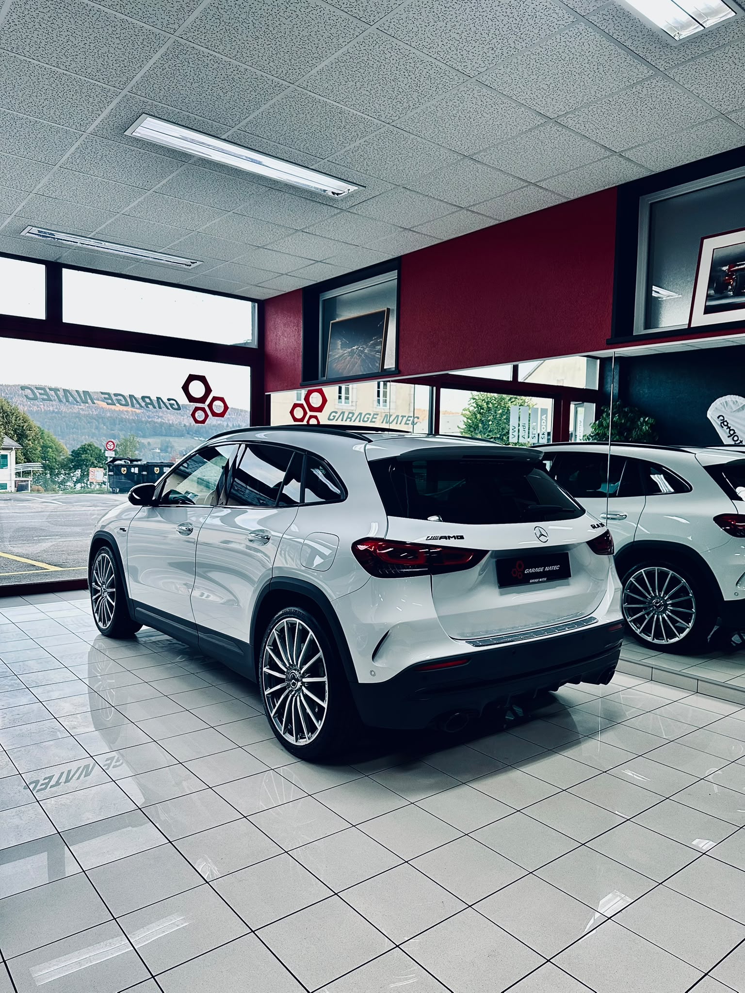 MERCEDES-BENZ GLA 35 AMG 4Matic 8G-Speedshift DCT-image-2