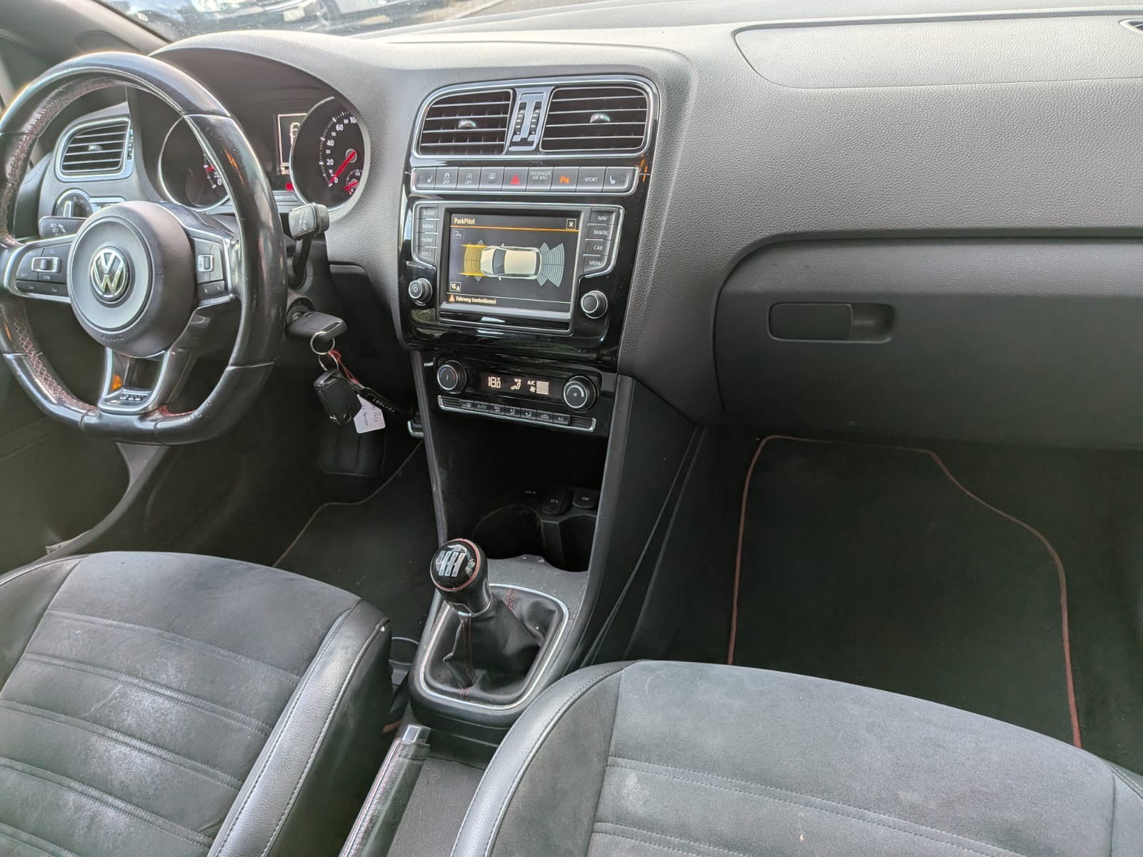 VW Polo 1.8 TSI GTI-image-7