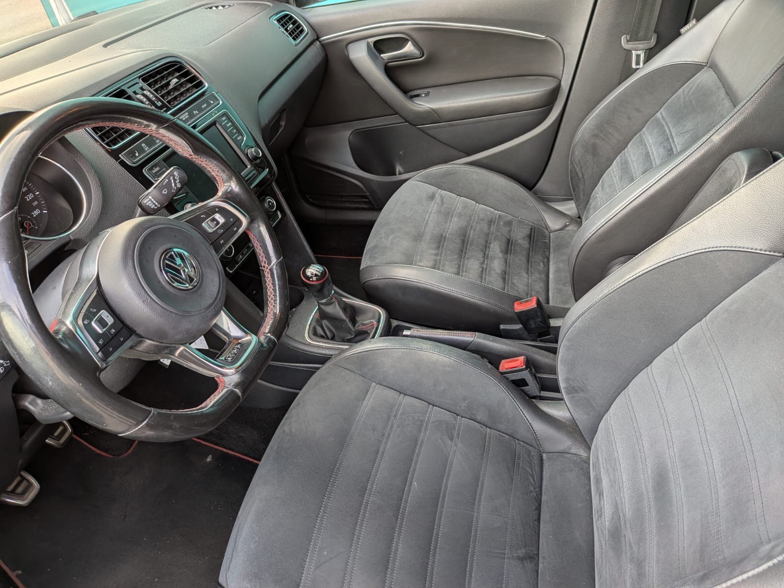 VW Polo 1.8 TSI GTI-image-6