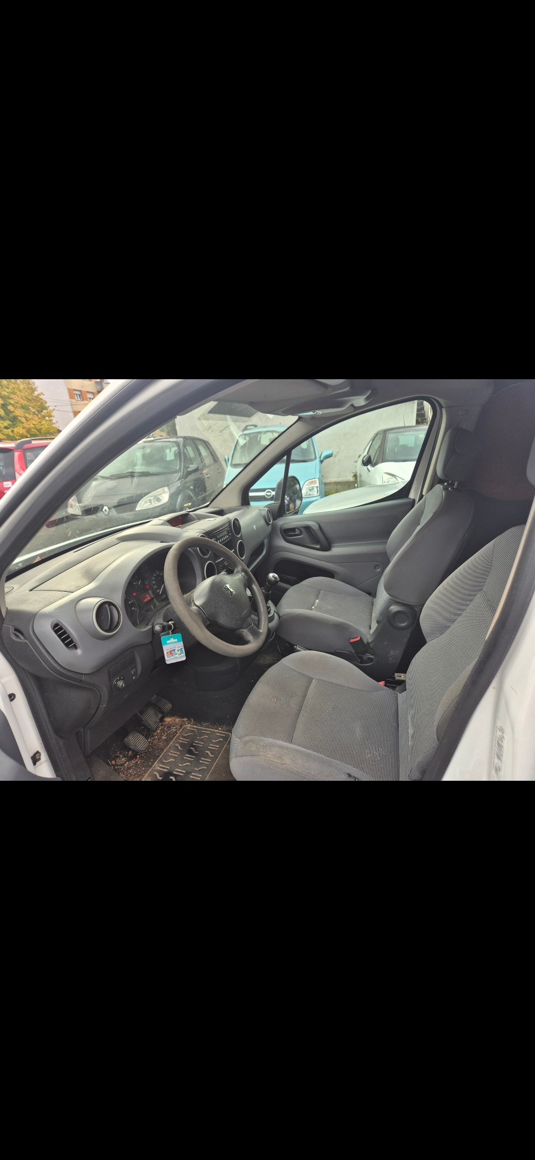 PEUGEOT Partner 1.6 HDI Urban Pack-image-6