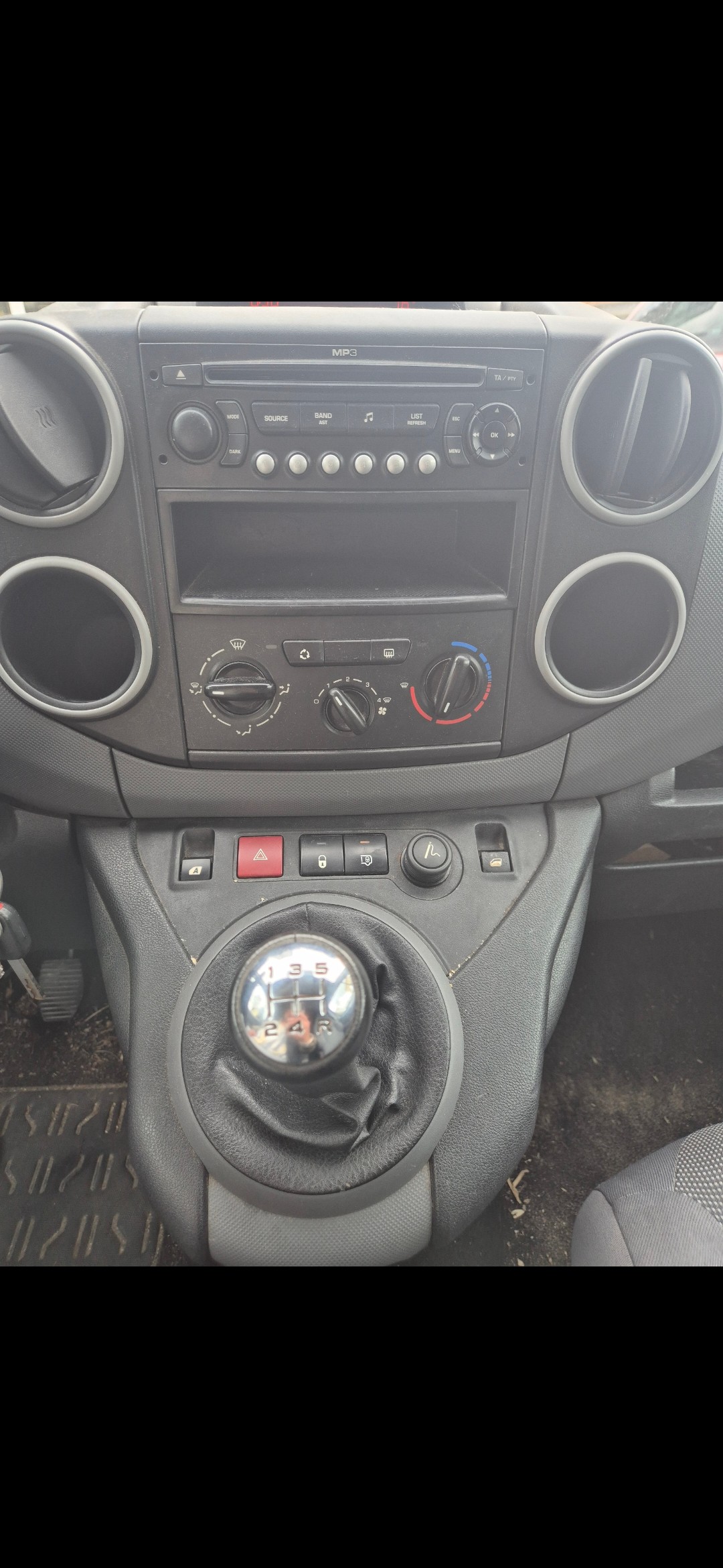 PEUGEOT Partner 1.6 HDI Urban Pack-image-8